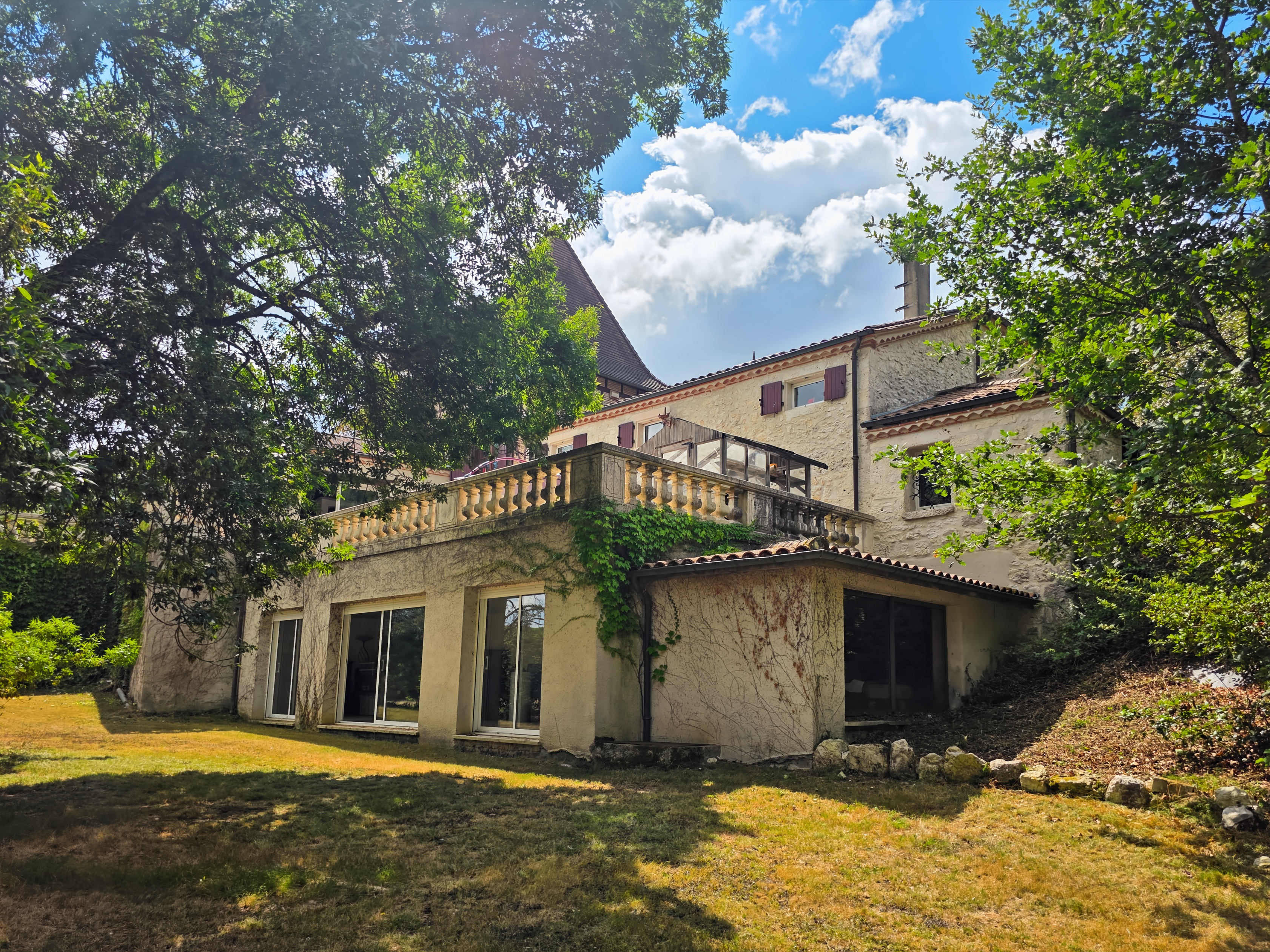 Achat immobilier Maison 7 pièces  400m2 à Agen (47000) - Photo n°1