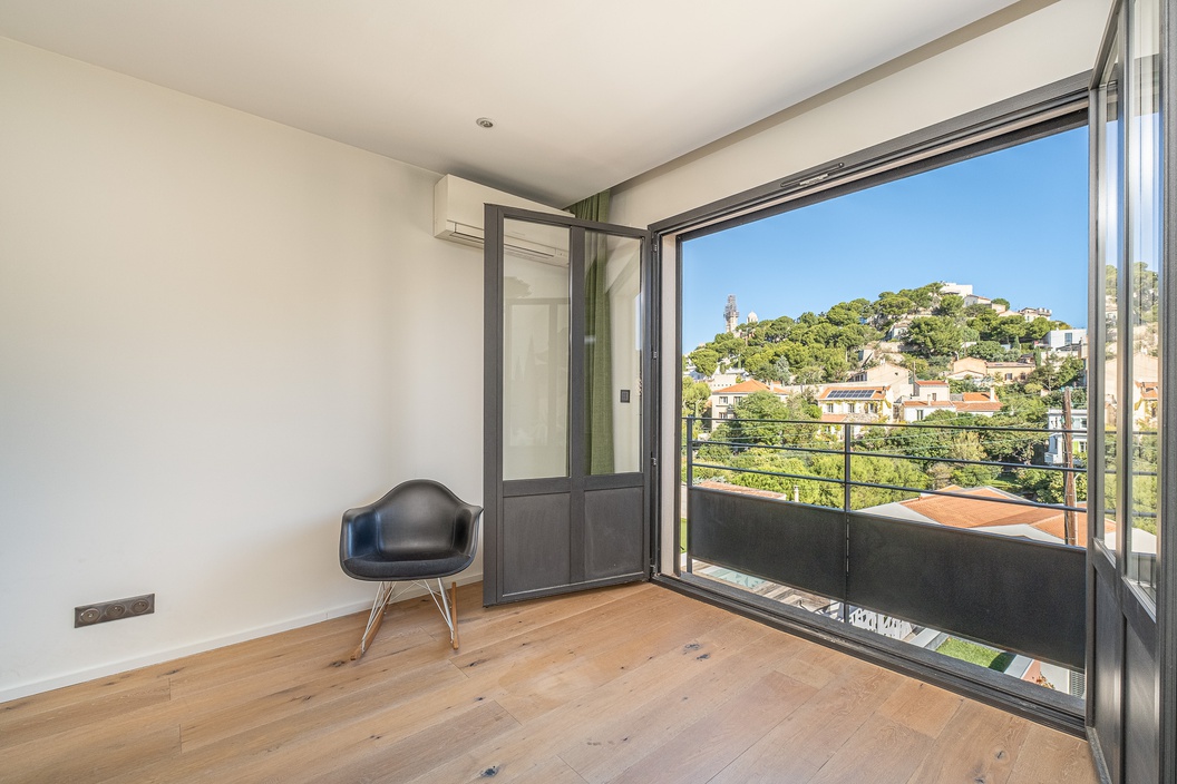 maison 5 pièces - 190,0m2 à Marseille (13007)