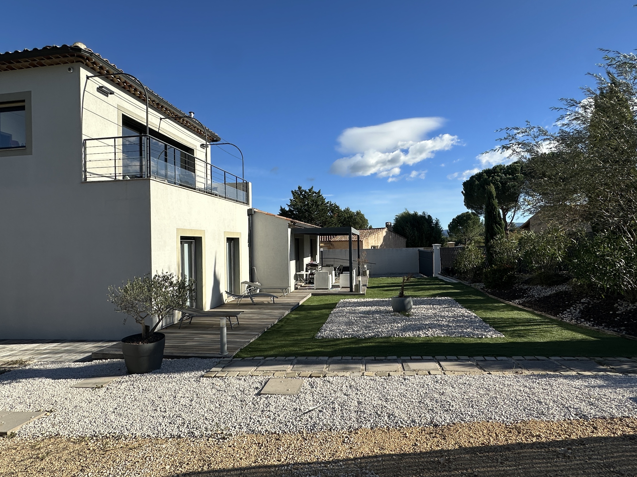 maison 8 pièces - 130m2 à Saint-Maximin-la-Sainte-Baume (83470)