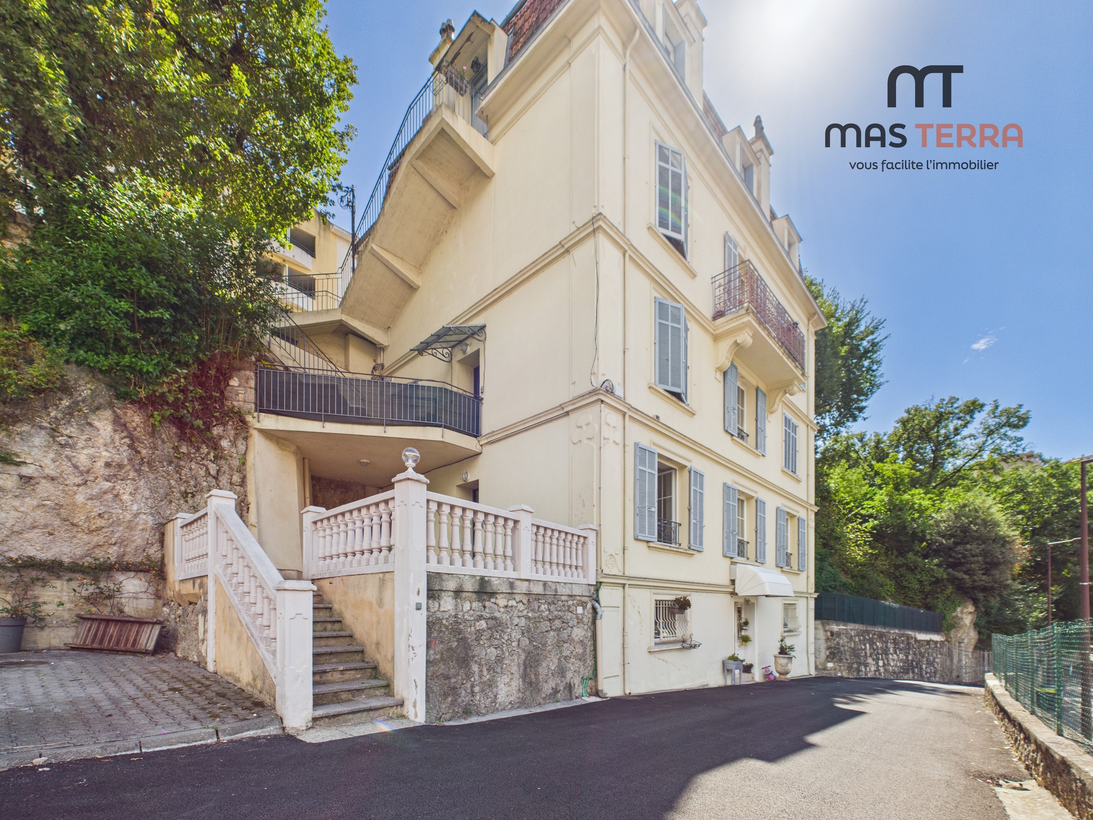 appartement 4 pièces - 94m2 à Grasse (06130)