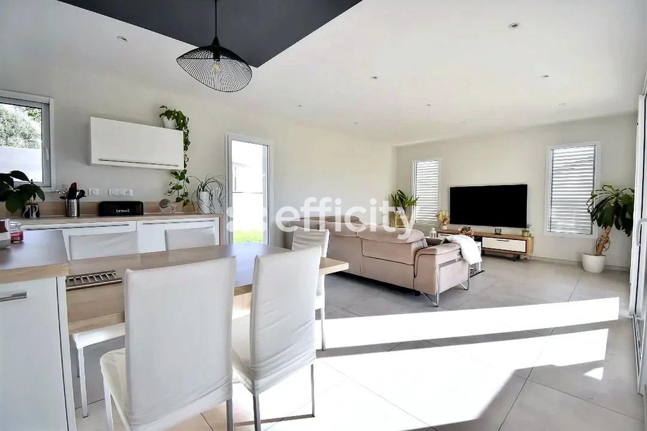 Achat immobilier Maison 8 pièces  185m2 à Hurigny (71870) - Photo n°5