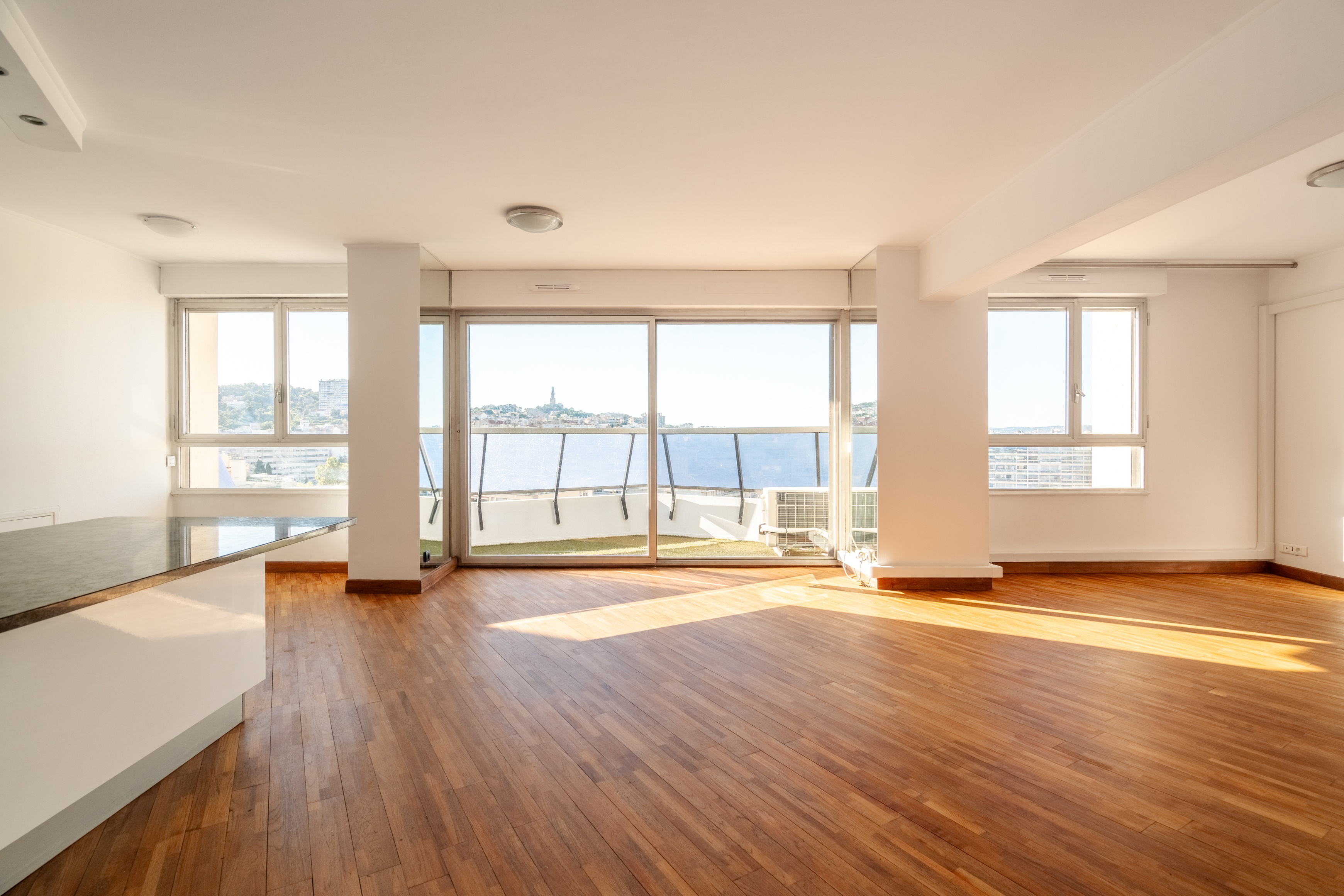 Achat immobilier Appartement 3 pièces  91m2 à Marseille (13008) - Photo n°1