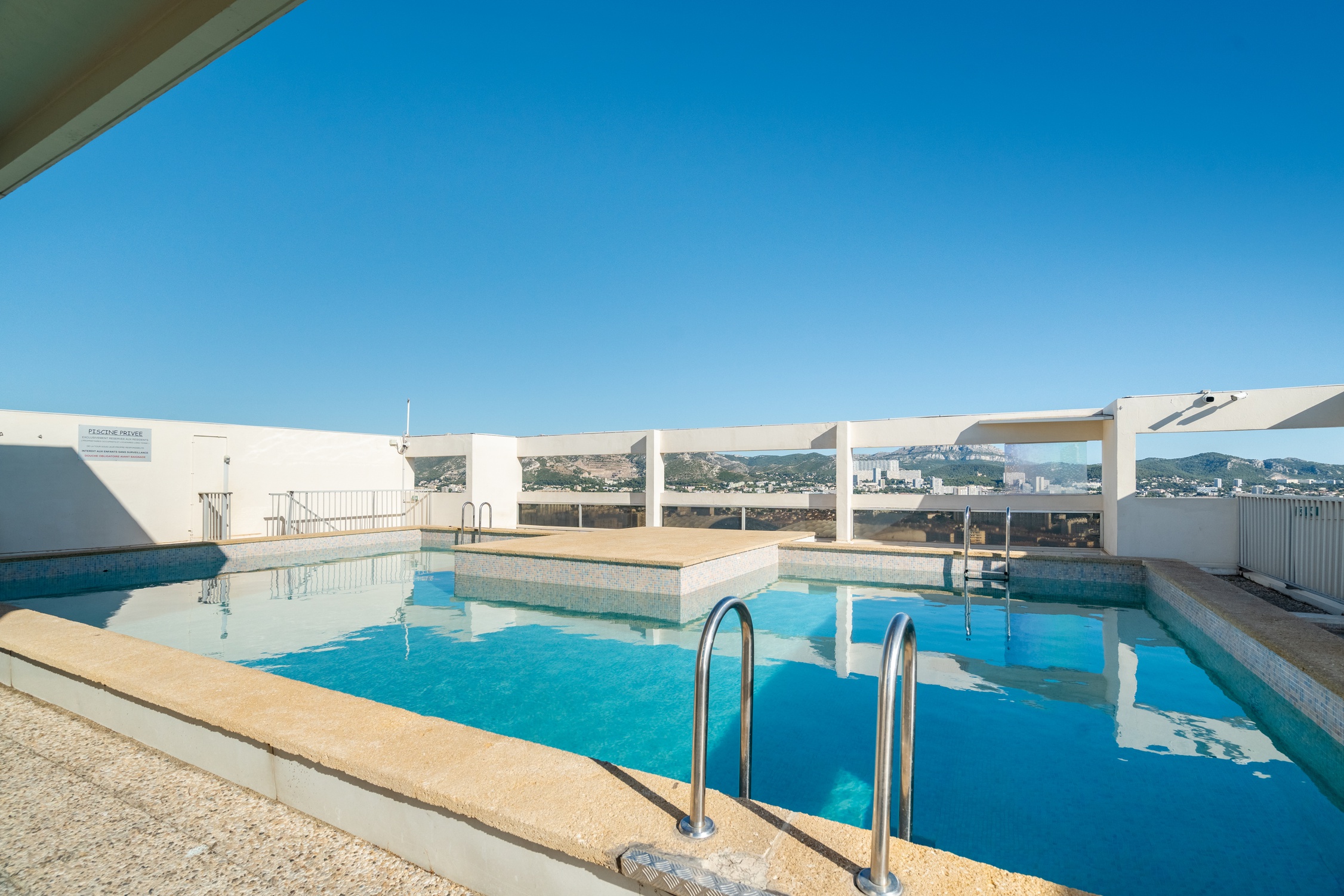 appartement 3 pièces - 91m2 à Marseille (13008)