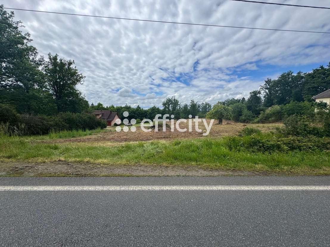 terrain  - 1530,0m2 à Paslières (63290)