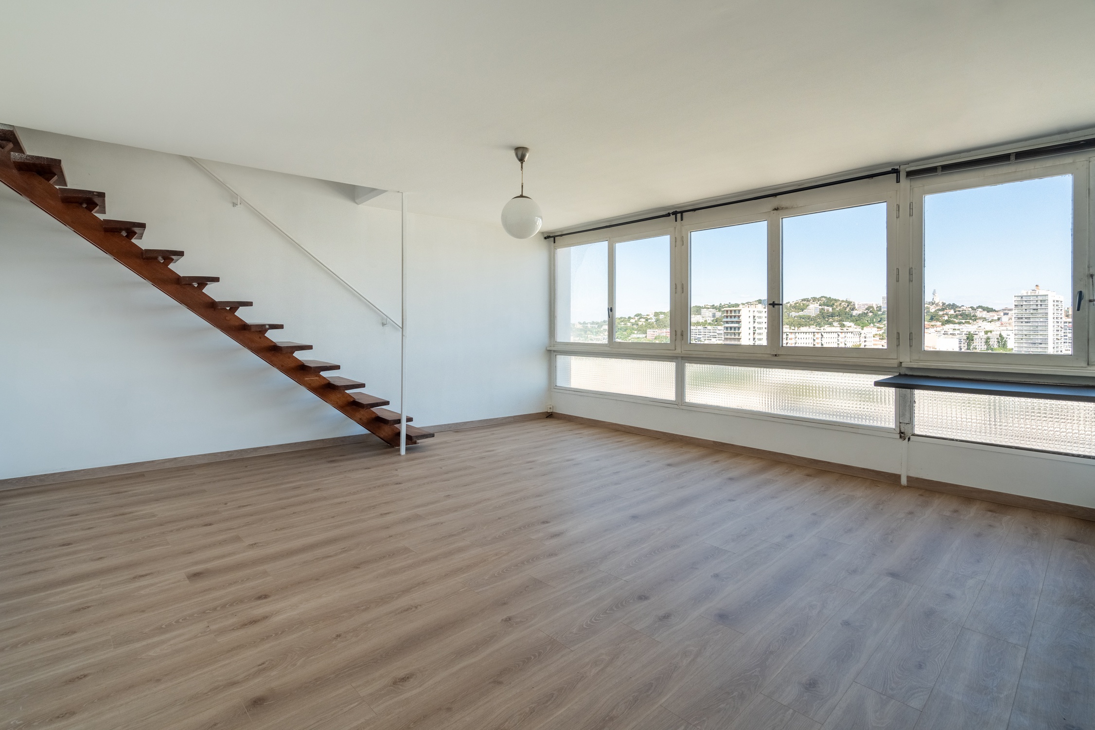 appartement 3 pièces - 70m2 à Marseille (13008)