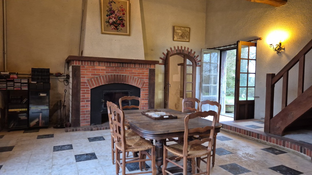 Achat immobilier Maison 7 pièces  281m2 à Villeloin-Coulangé (37460) - Photo n°1