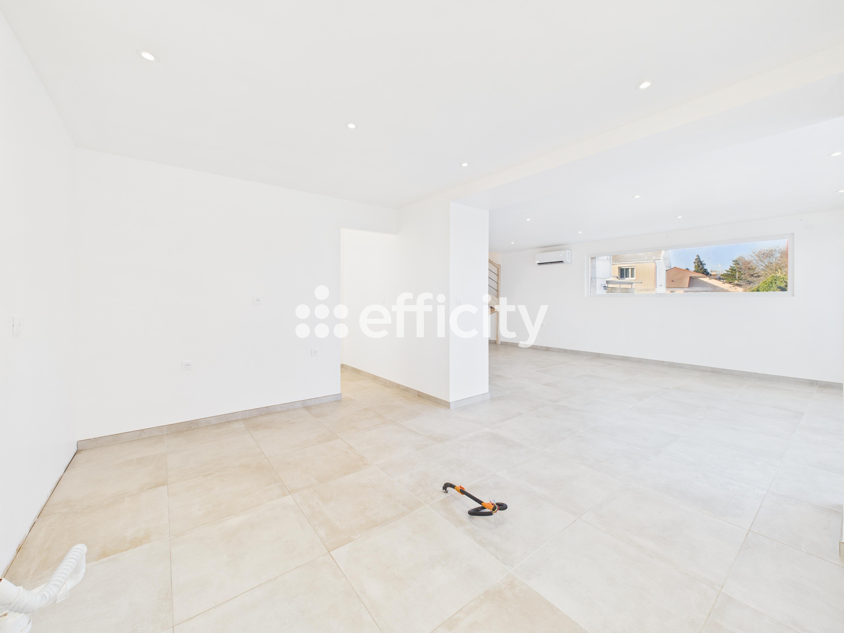 Achat immobilier Maison 8 pièces  189m2 à Péronnas (01960) - Photo n°5