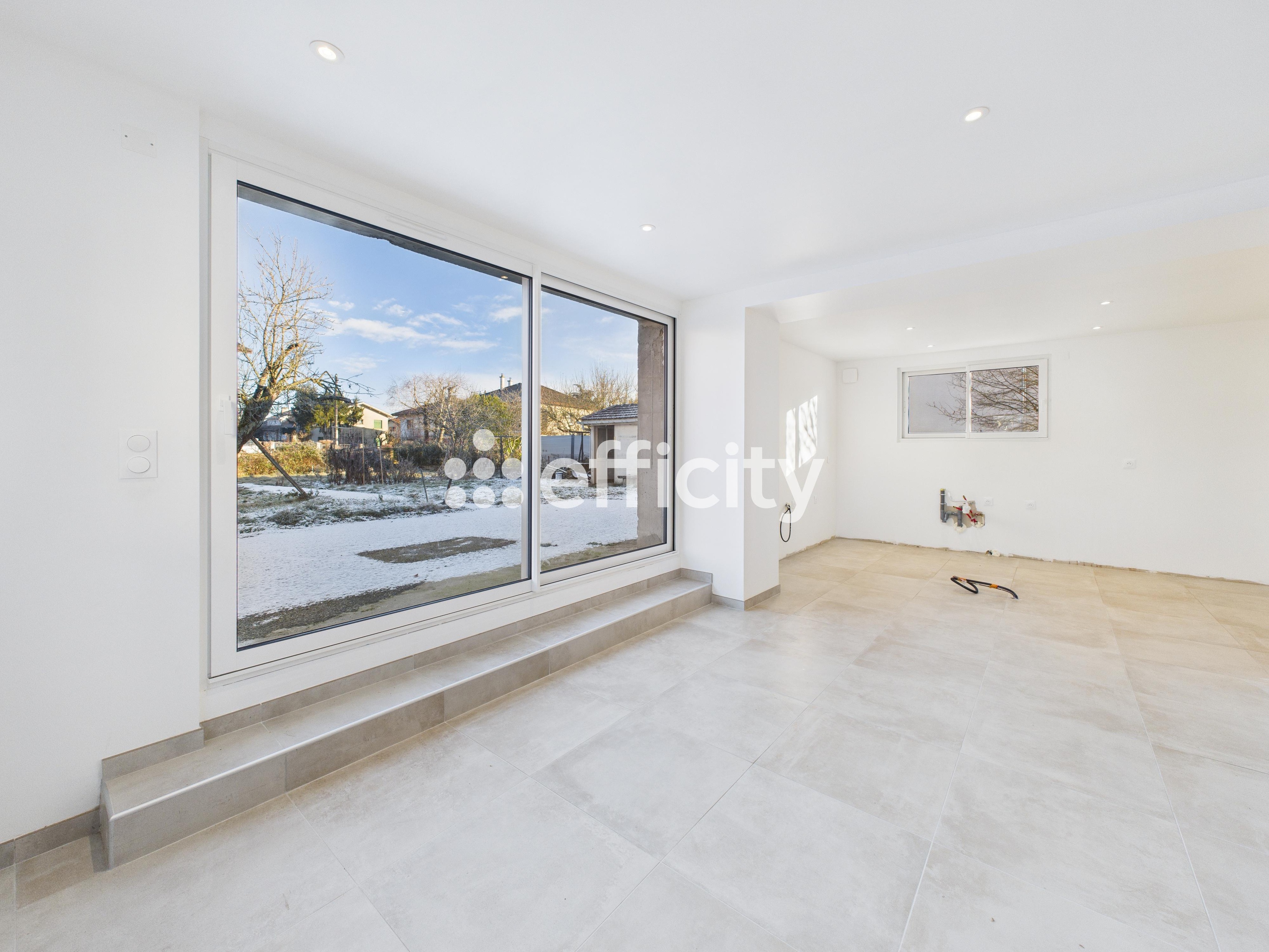 Achat immobilier Maison 8 pièces  189m2 à Péronnas (01960) - Photo n°4