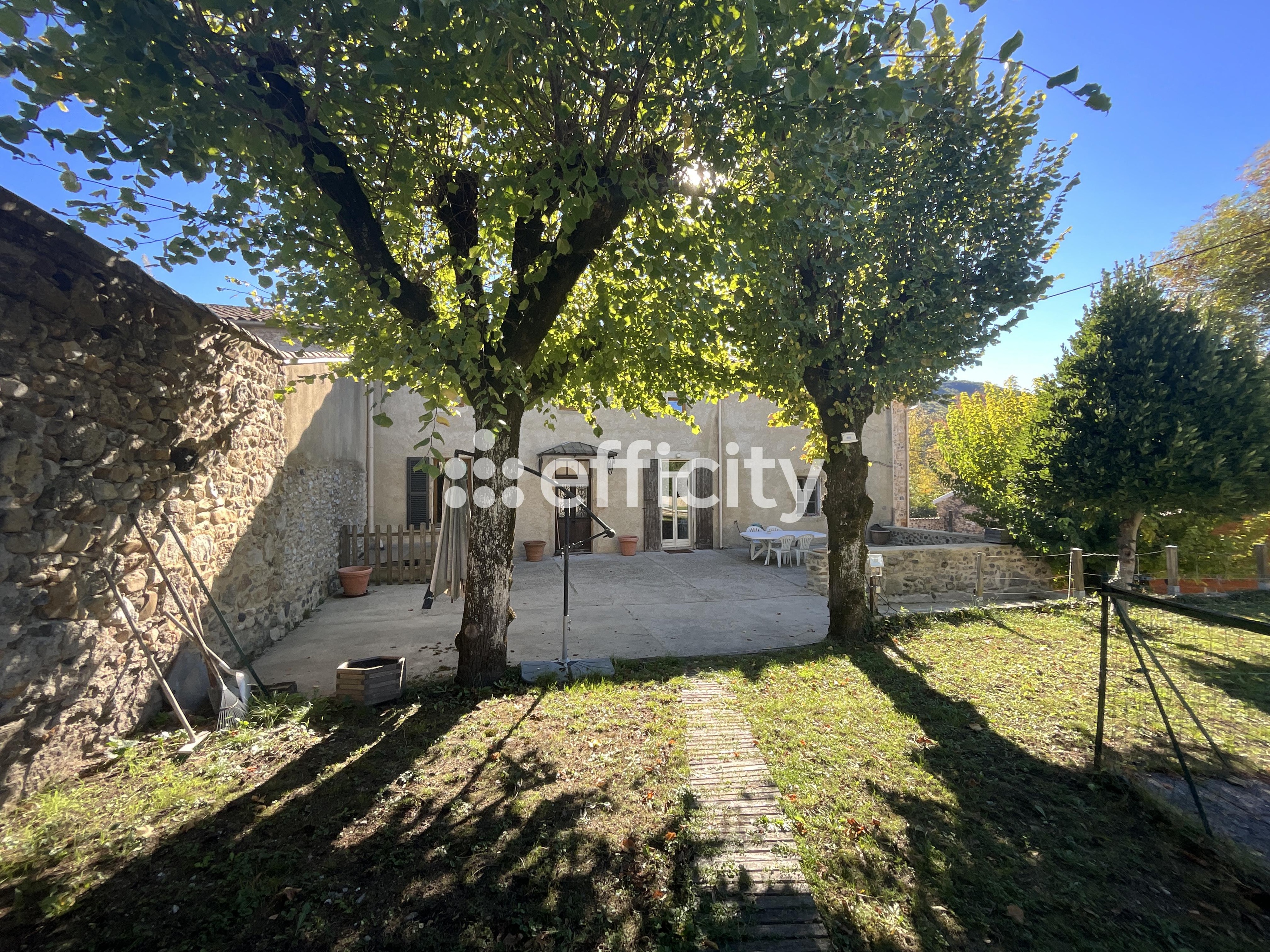 Achat immobilier Maison 13 pièces  305m2 à Saint-Julien-en-Saint-Alban (07000) - Photo n°1