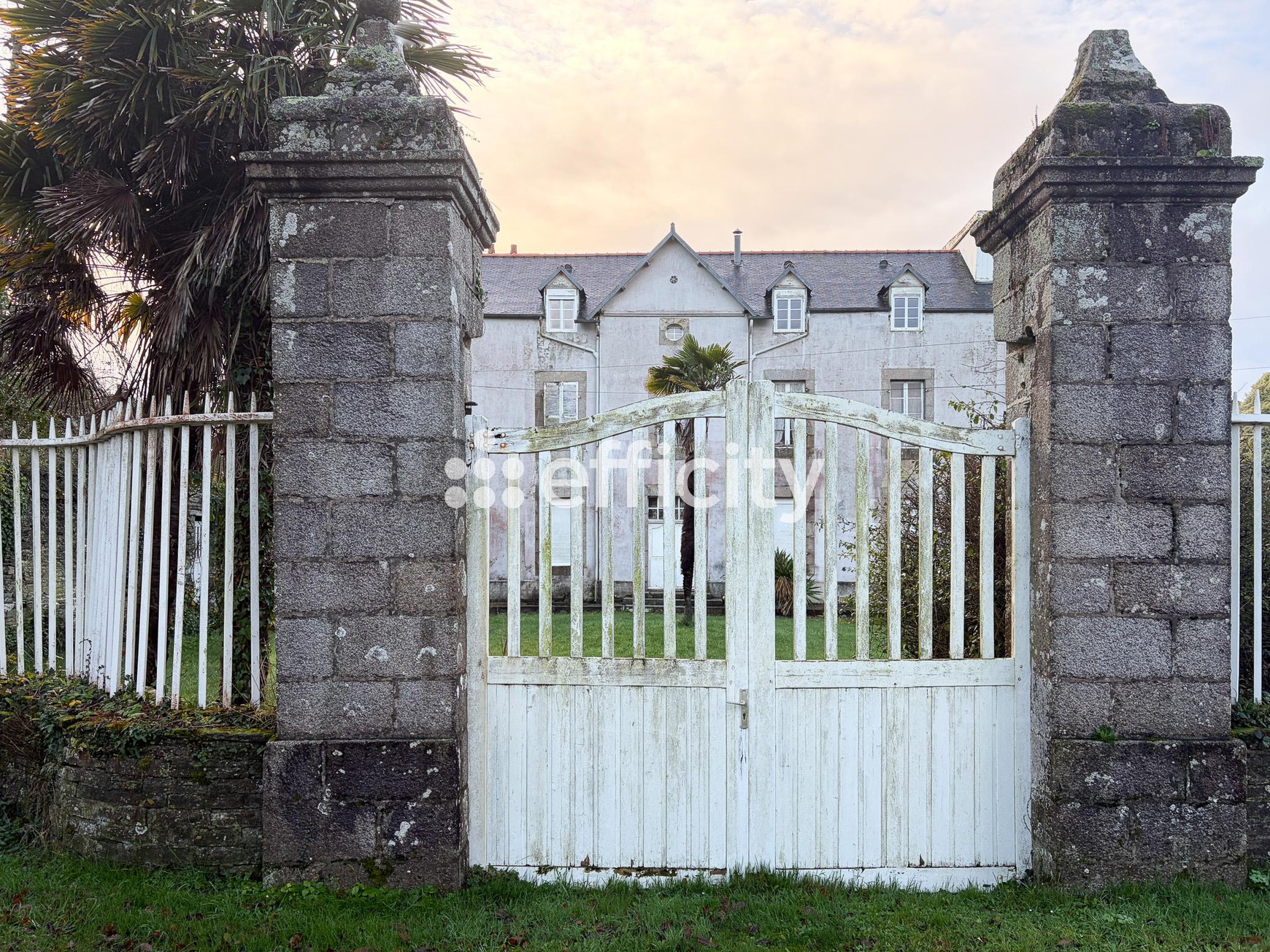 Achat immobilier Maison 15 pièces  452m2 à Plouigneau (29610) - Photo n°1