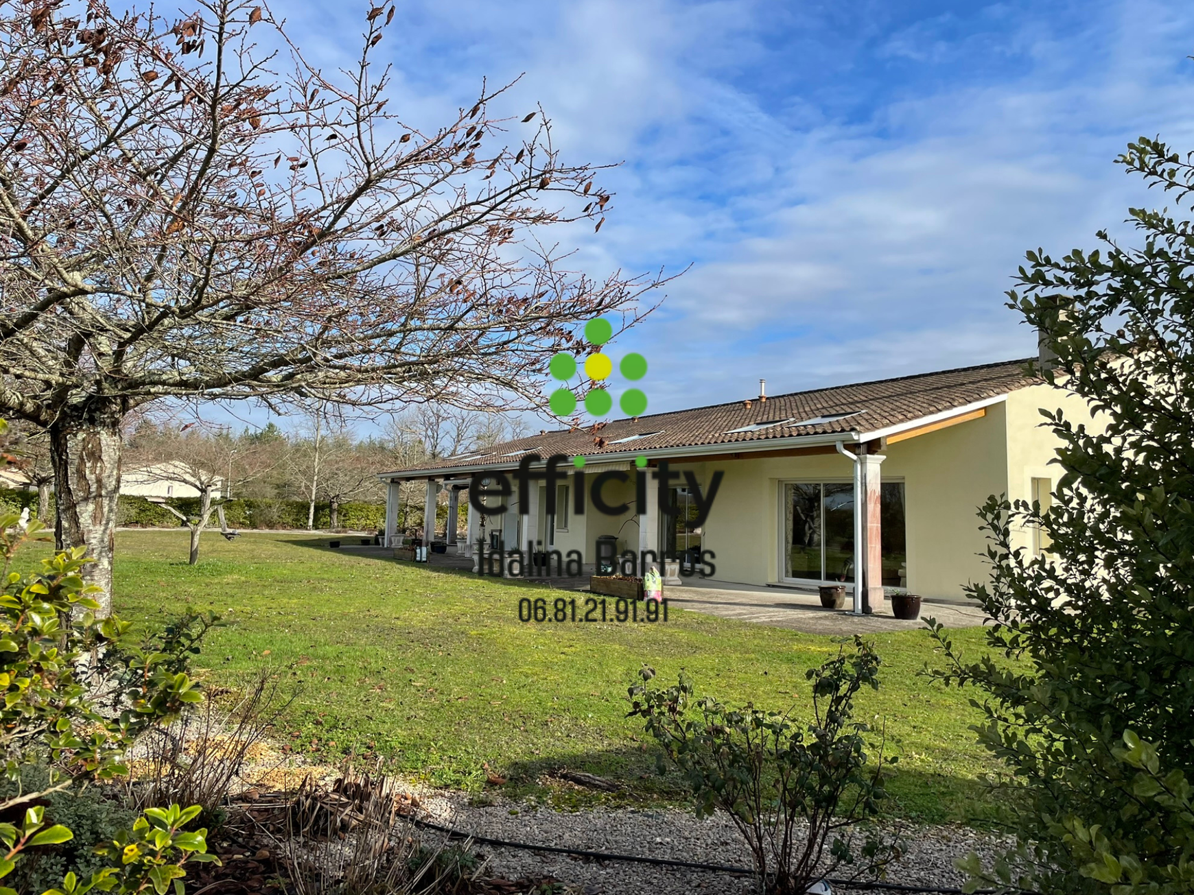 Achat immobilier Maison 10 pièces  267m2 à Valence (16460) - Photo n°1