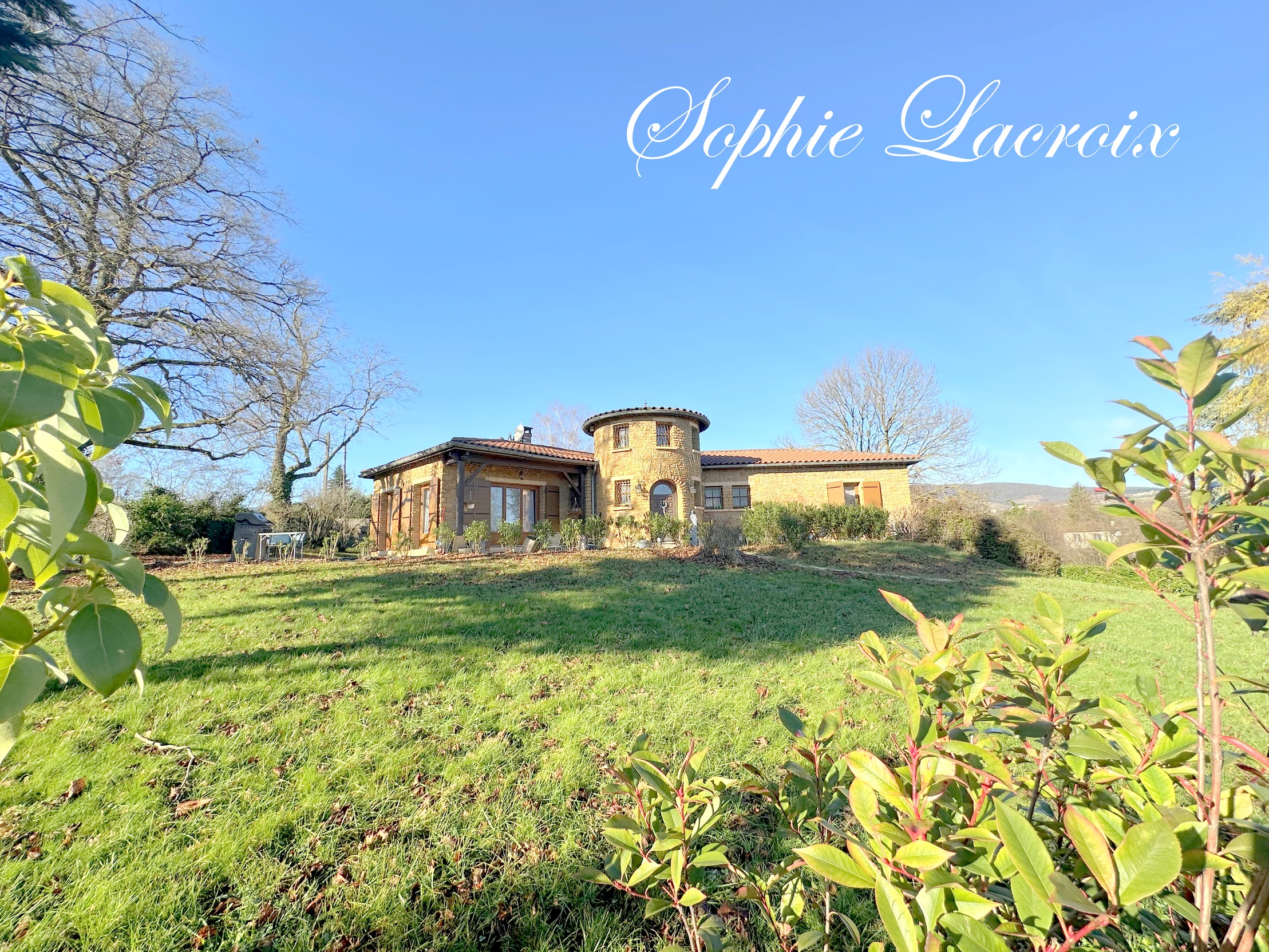 maison 8 pièces - 258,0m2 à Salles-Arbuissonnas-en-Beaujolais (69460)