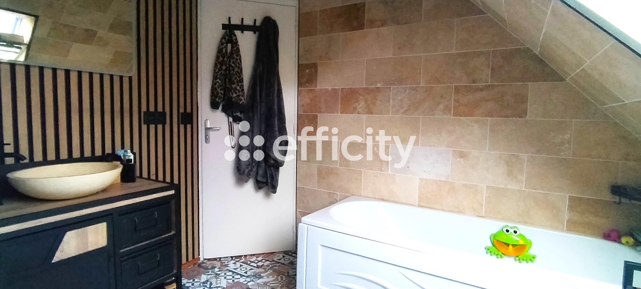 Achat immobilier Maison 5 pièces  93m2 à Moon-sur-Elle (50680) - Photo n°12