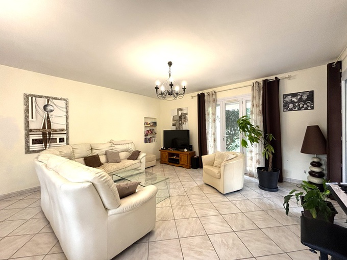 Achat immobilier Maison 8 pièces  170m2 à Chamaret (26230) - Photo n°8