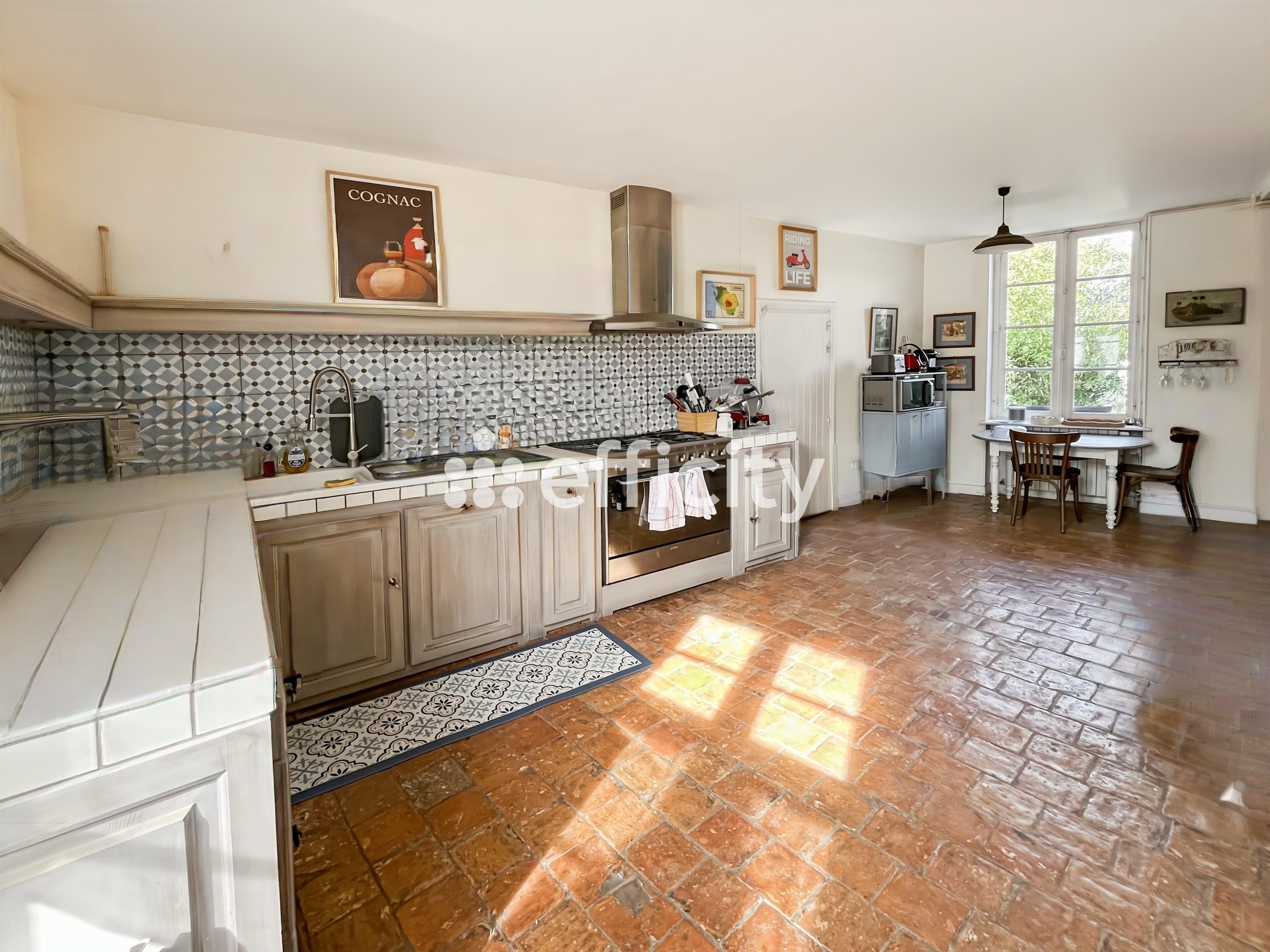 Achat immobilier Maison 6 pièces  236m2 à Chassors (16200) - Photo n°5