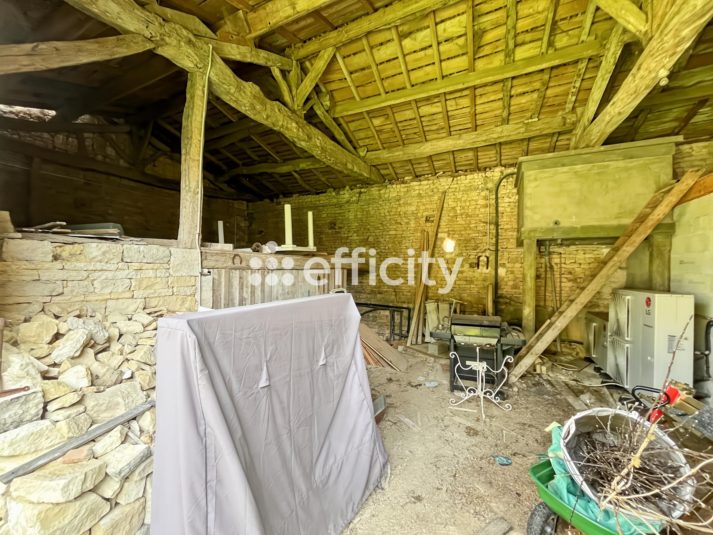 Achat immobilier Maison 6 pièces  236m2 à Chassors (16200) - Photo n°19