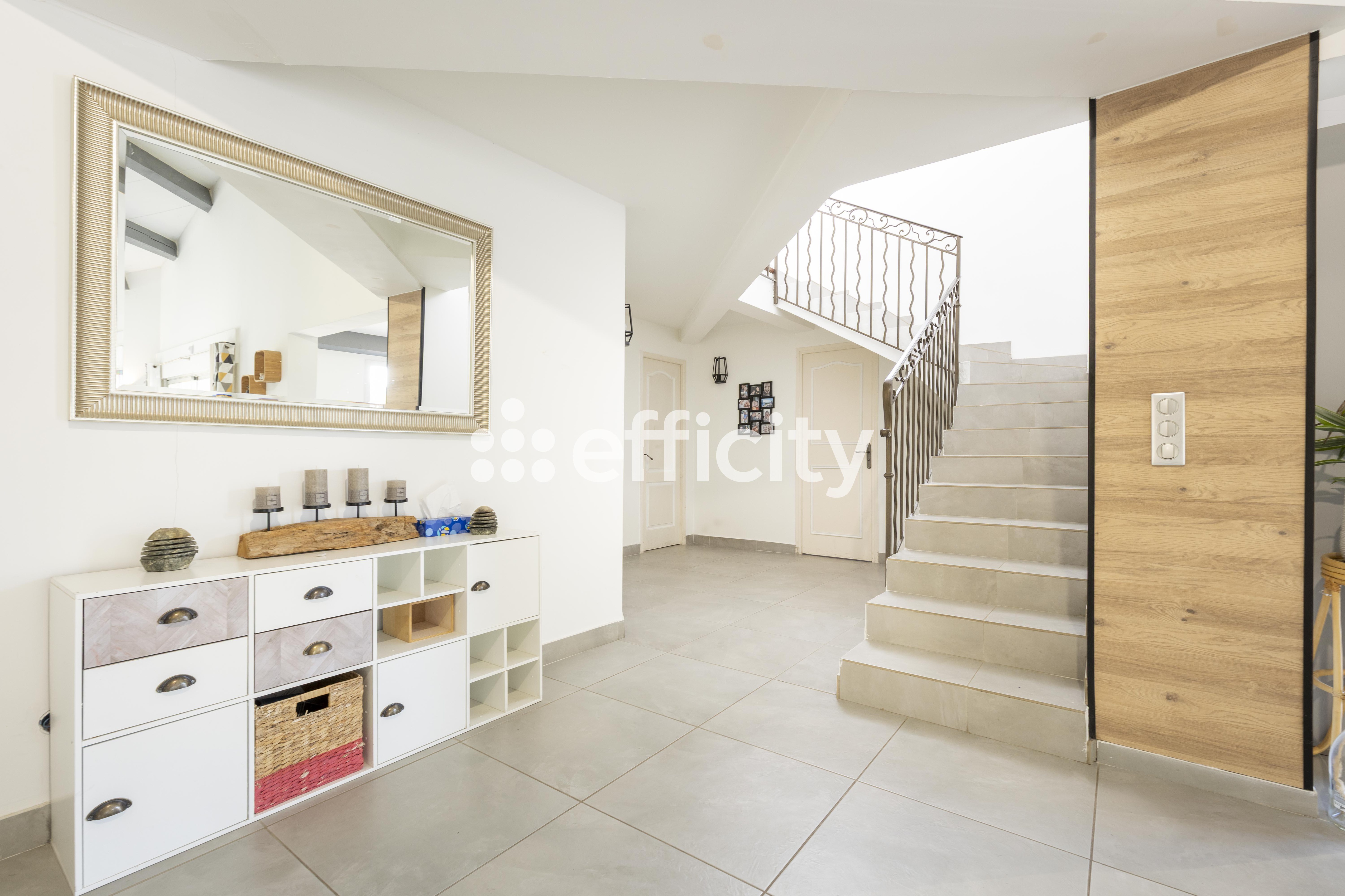 Achat immobilier Maison 7 pièces  284m2 à Rognac (13340) - Photo n°8