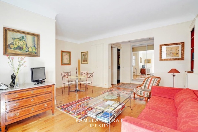 appartement 2 pièces - 56m2 à Paris (75008)