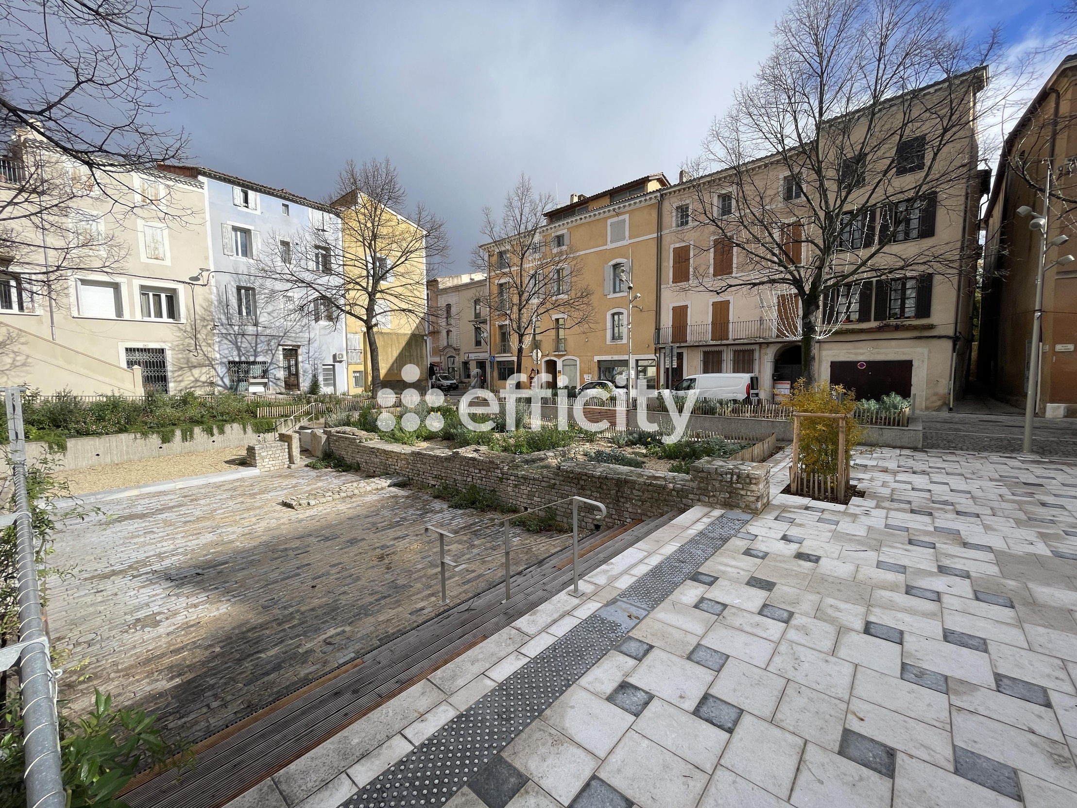 immeuble 14 pièces - 220,0m2 à Apt (84400)