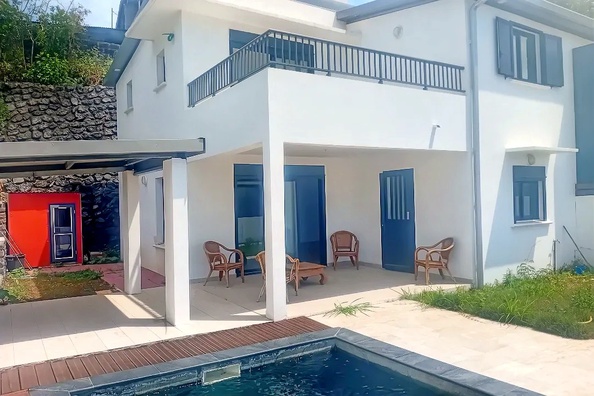 maison 4 pièces - 100m2 à Saint-Pierre (97410)