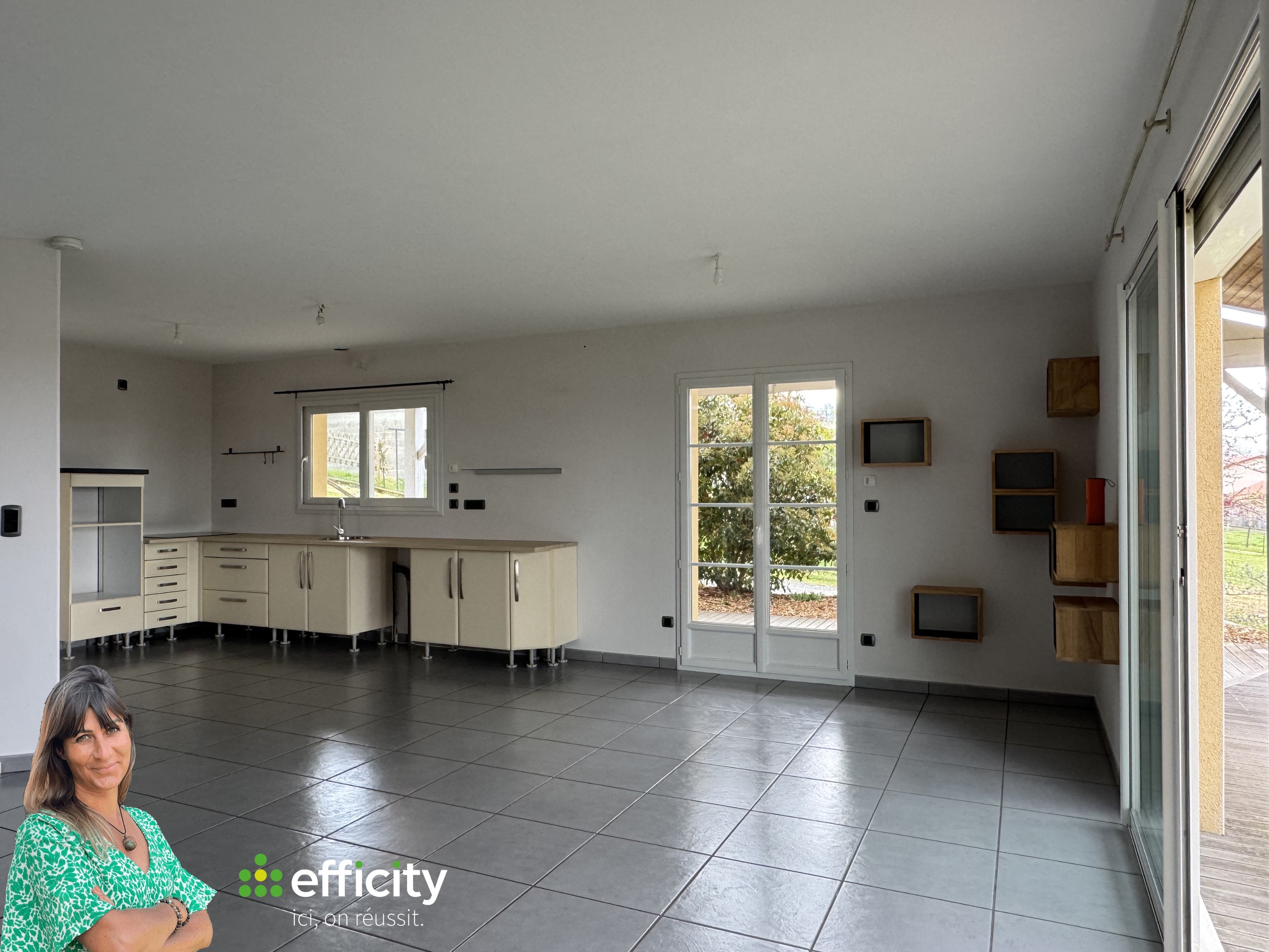 Achat immobilier Maison 5 pièces  156m2 à Saint-Cyr-les-Vignes (42210) - Photo n°5