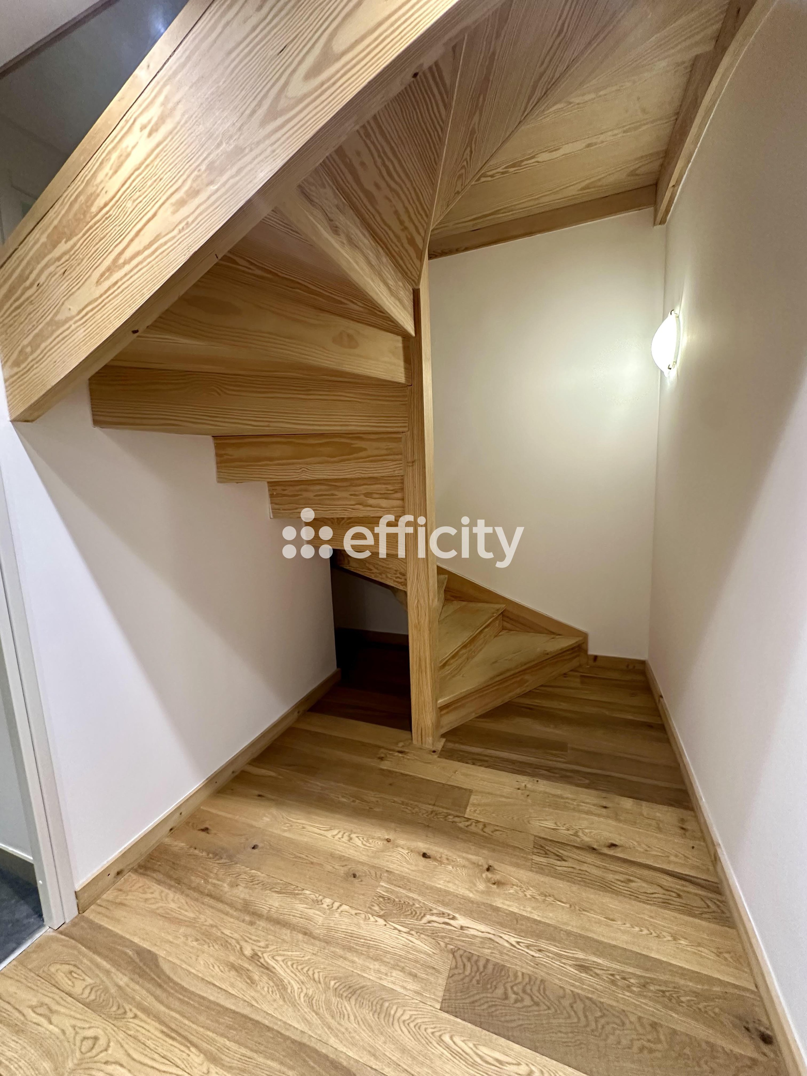 Achat immobilier Appartement 5 pièces  102m2 à Saint-Étienne-de-Tinée (06660) - Photo n°17