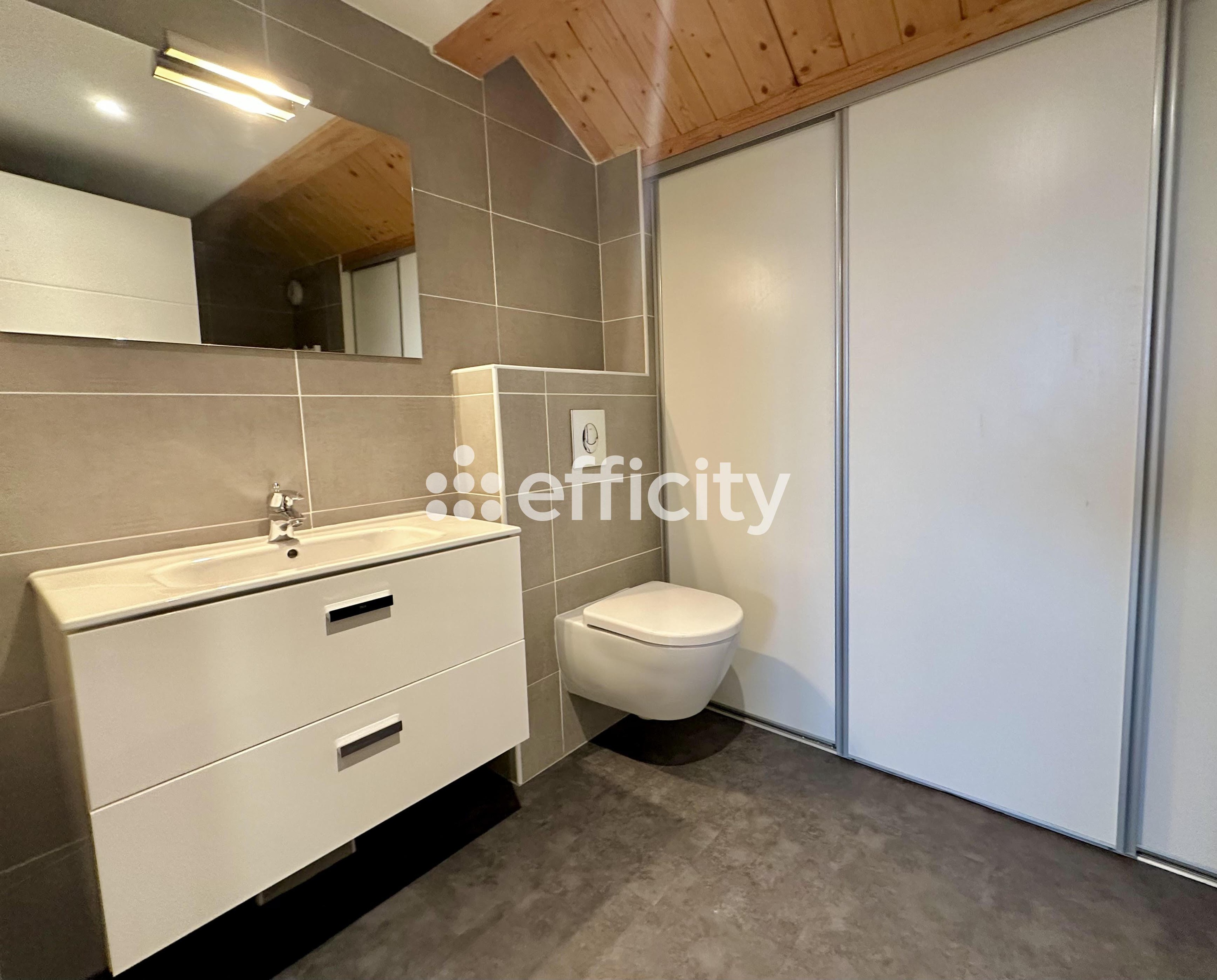 Achat immobilier Appartement 5 pièces  102m2 à Saint-Étienne-de-Tinée (06660) - Photo n°20