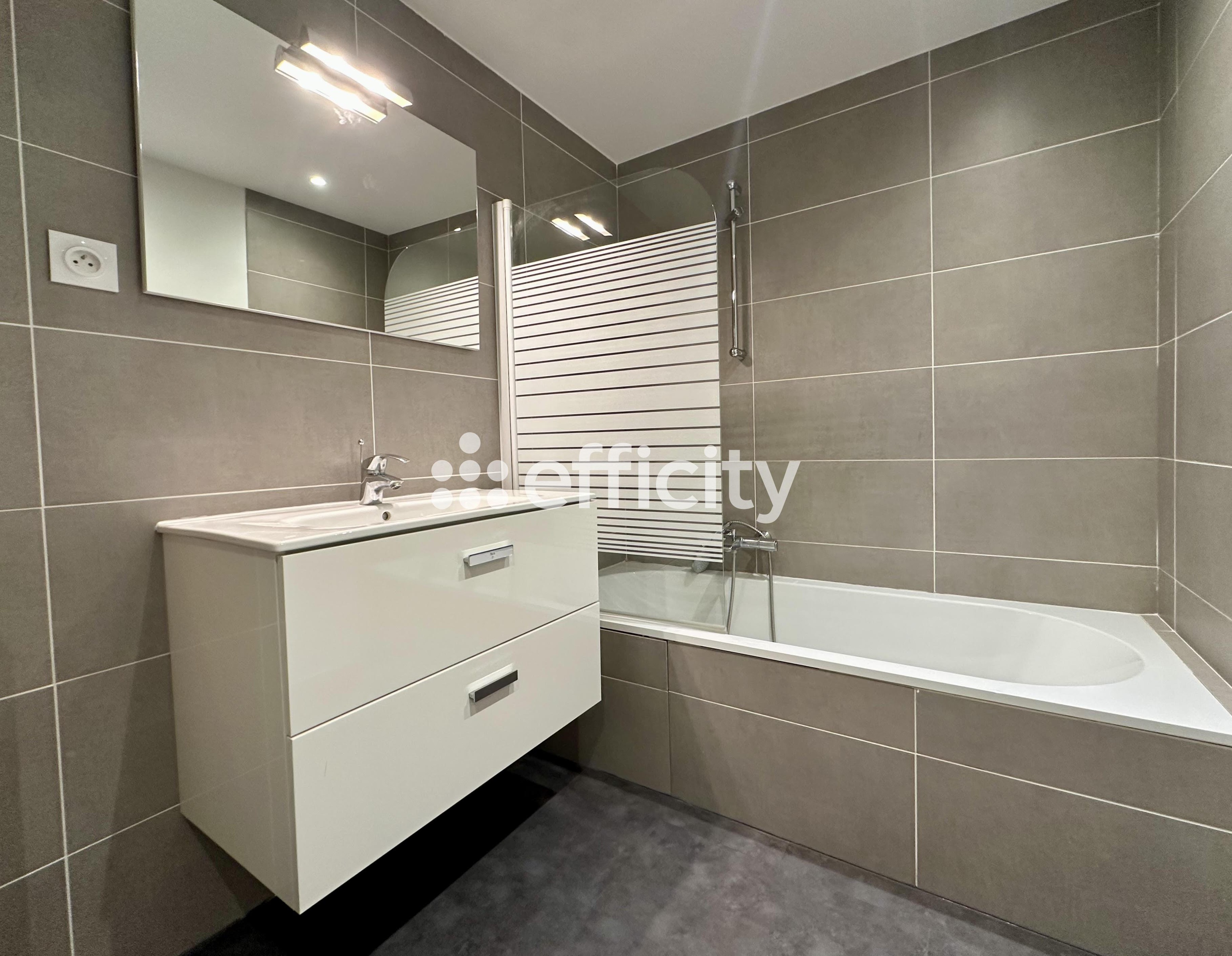 Achat immobilier Appartement 5 pièces  102m2 à Saint-Étienne-de-Tinée (06660) - Photo n°15