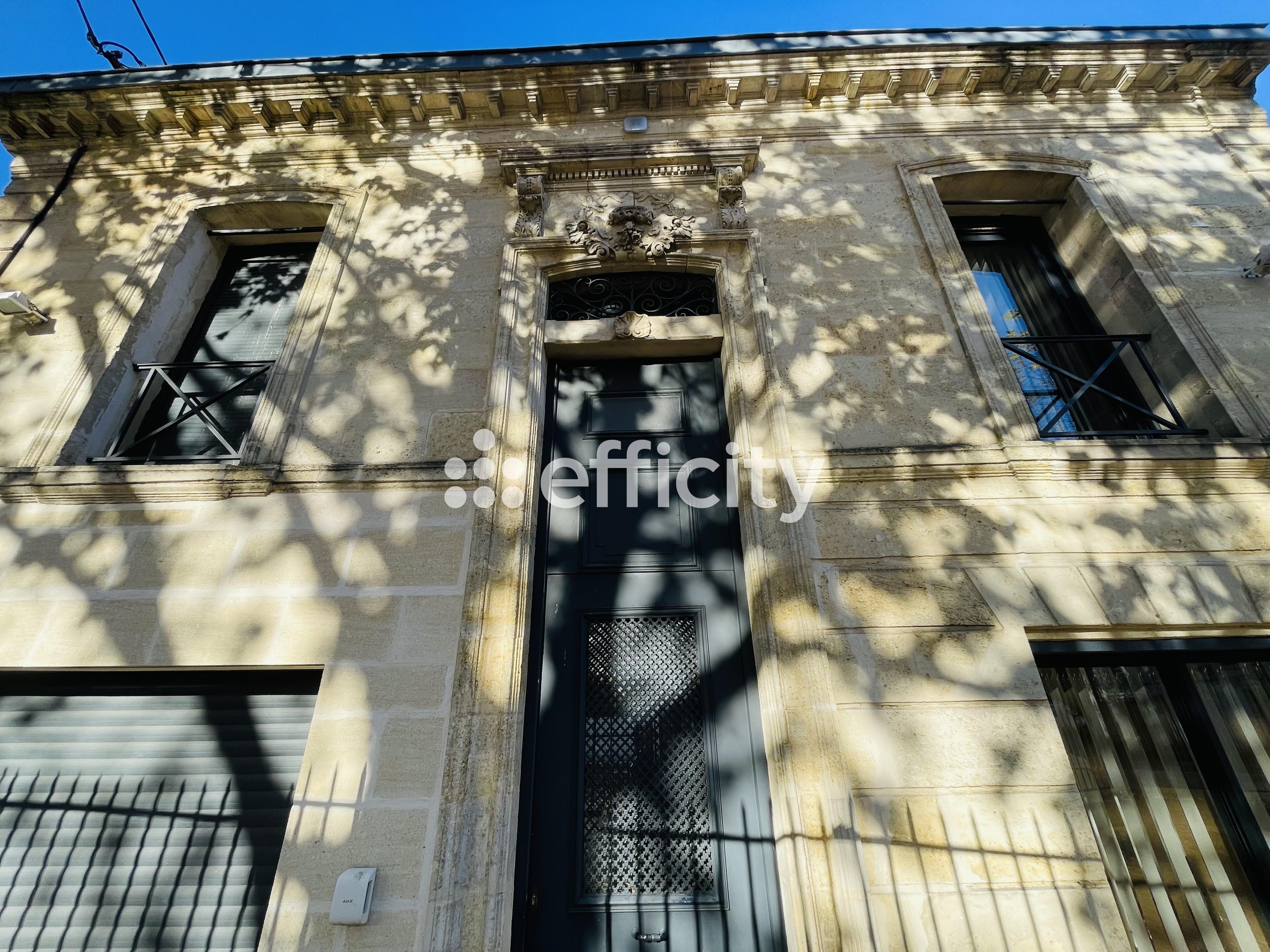 Achat immobilier Maison 7 pièces  200m2 à Bordeaux (33300) - Photo n°1
