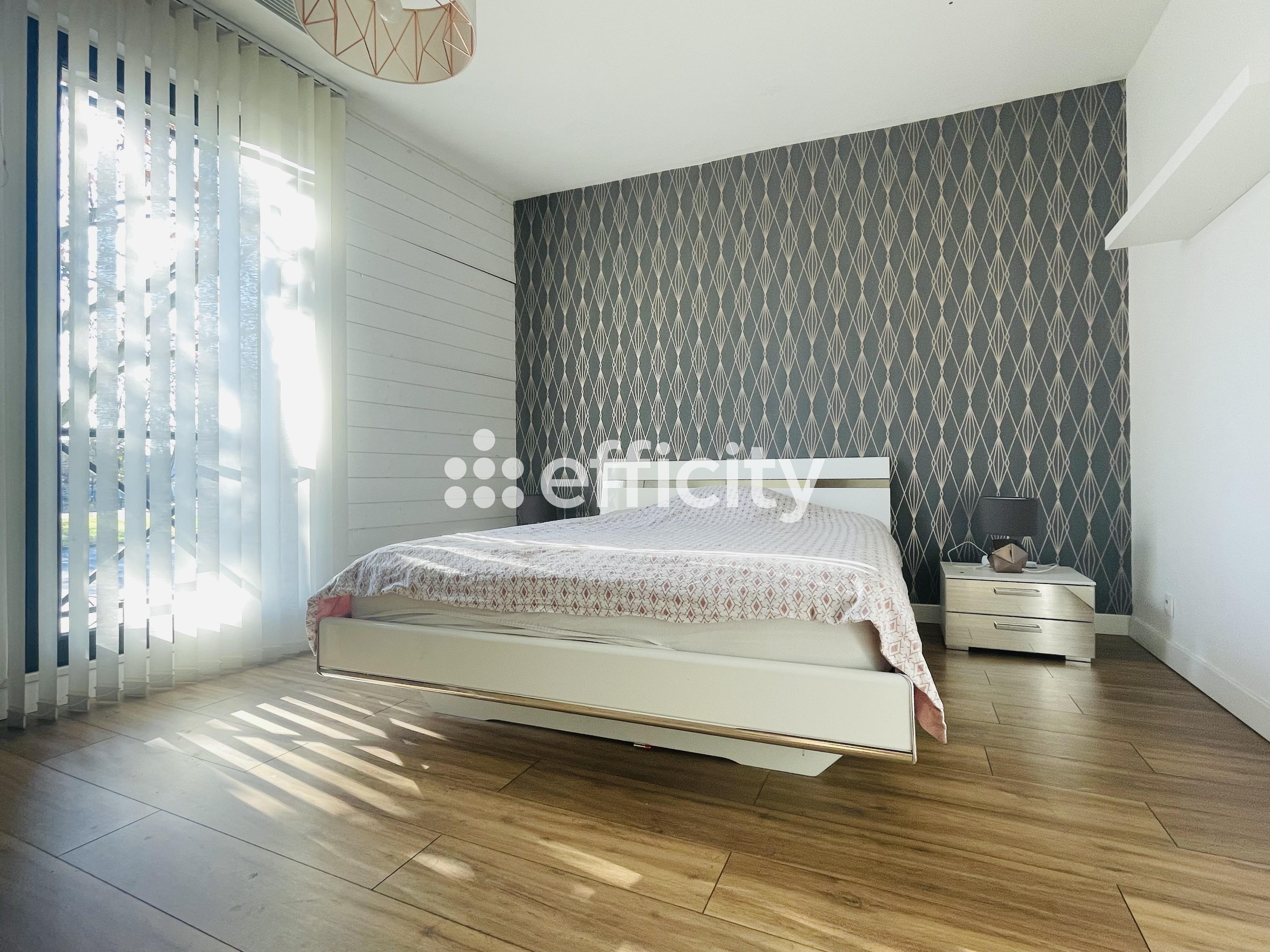 Achat immobilier Maison 7 pièces  200m2 à Bordeaux (33300) - Photo n°12