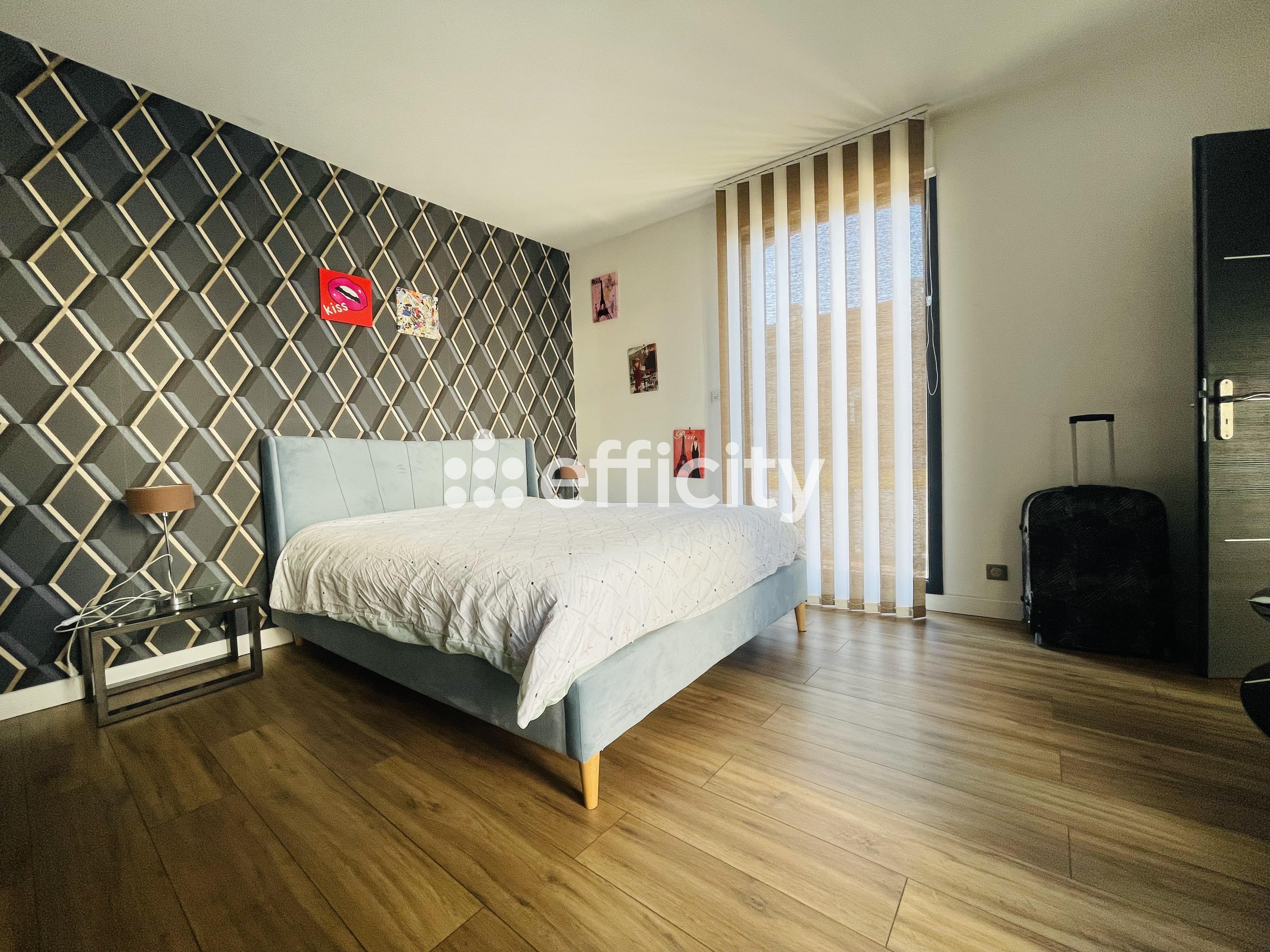 Achat immobilier Maison 7 pièces  200m2 à Bordeaux (33300) - Photo n°16