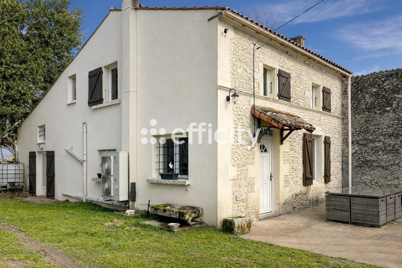 Achat immobilier Maison 4 pièces  108m2 à Pérignac (17800) - Photo n°1