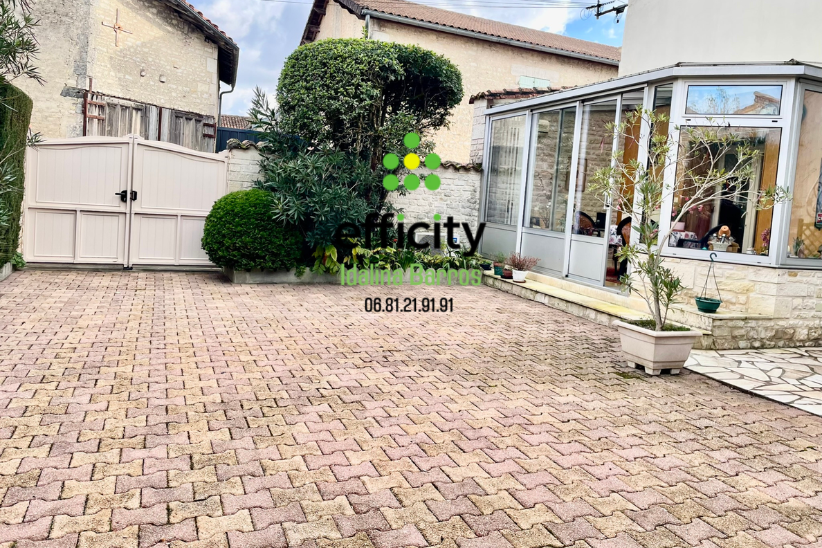 maison 6 pièces - 220m2 à Aigre (16140)