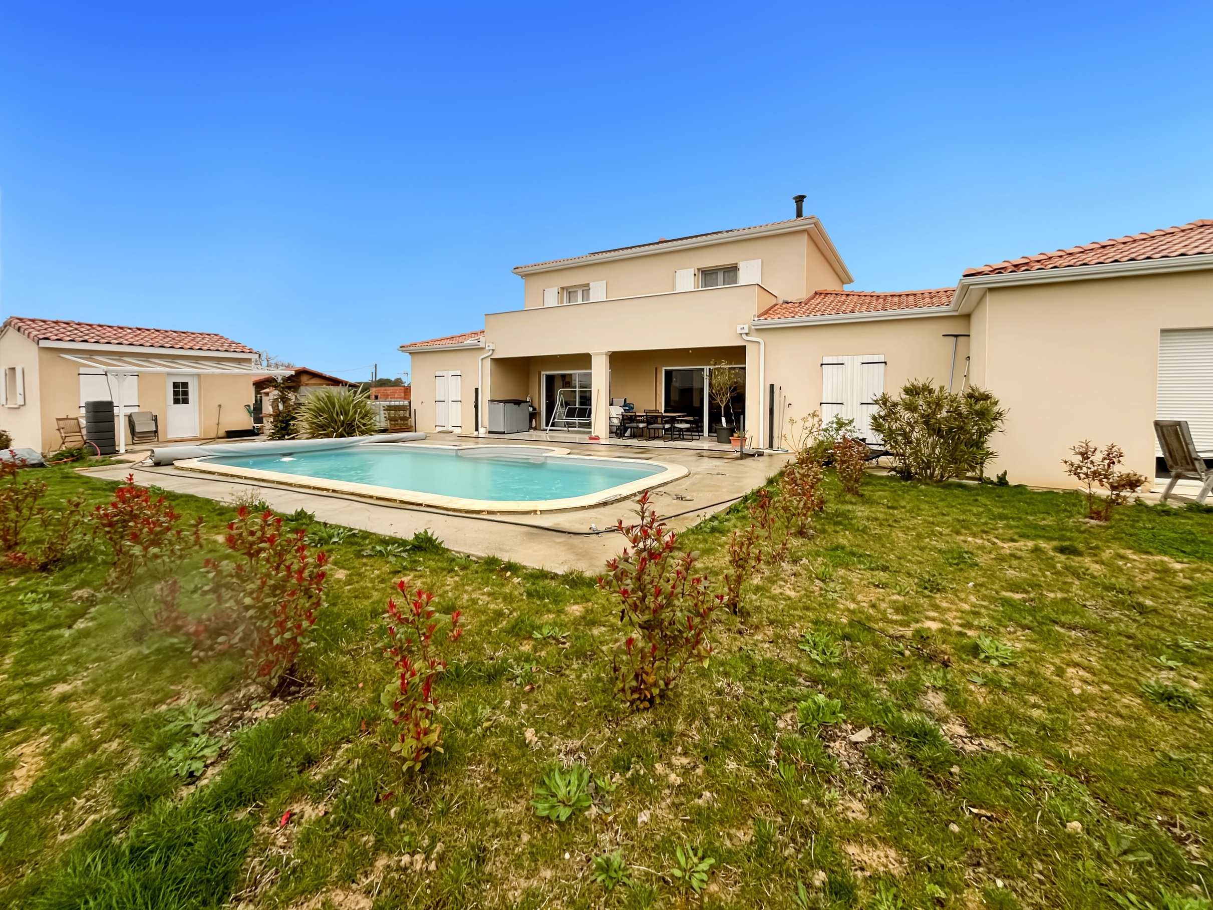 Achat immobilier Maison 7 pièces  186m2 à Brugnens (32500) - Photo n°1