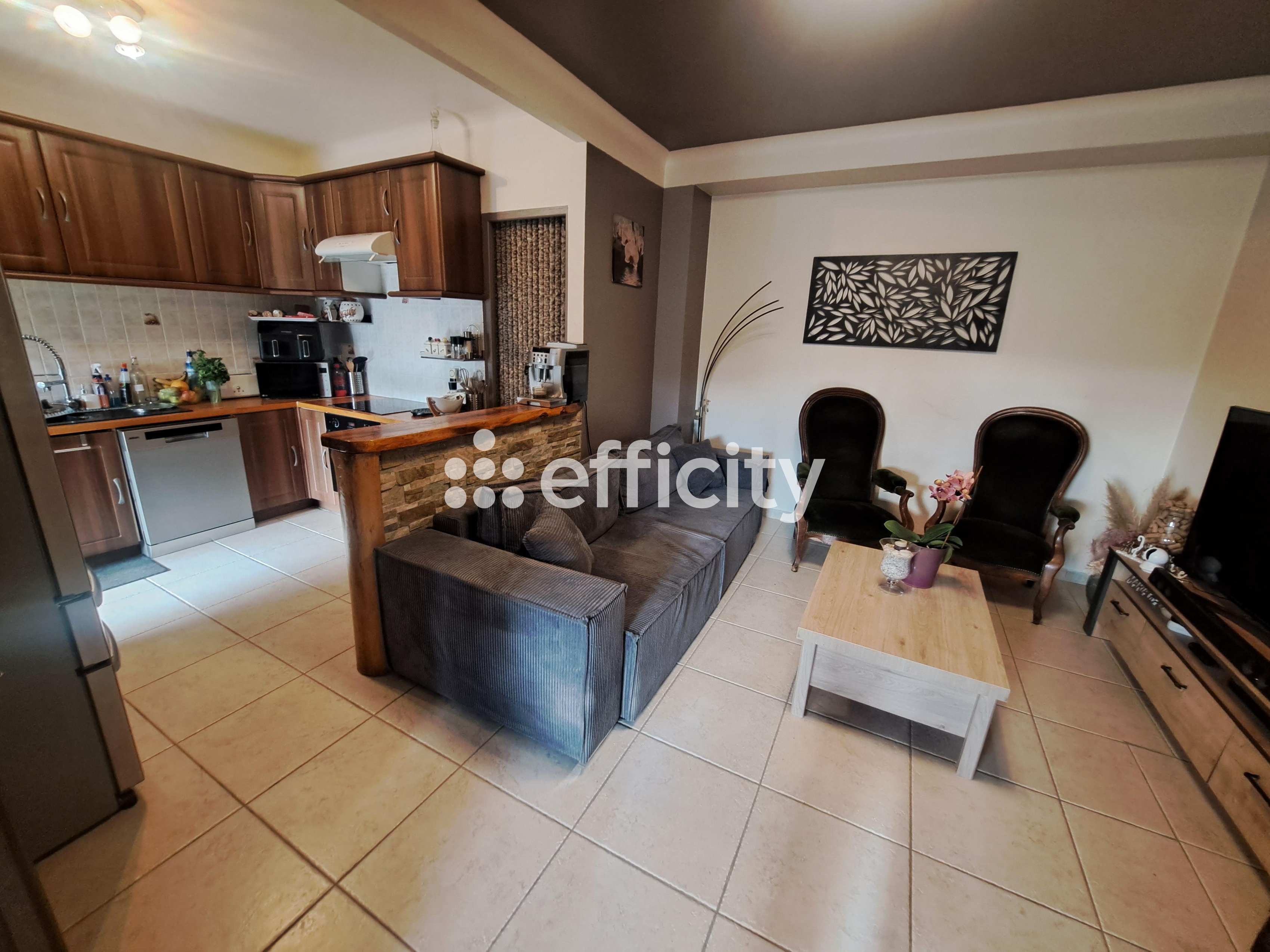 Maison 93 m2 au 2eme etage avec terrasse, jardin, piscine - Villelaure (84530) Maison 93 m2 au 2eme etage avec terrasse, jardin, piscine - Villelaure (84530)
