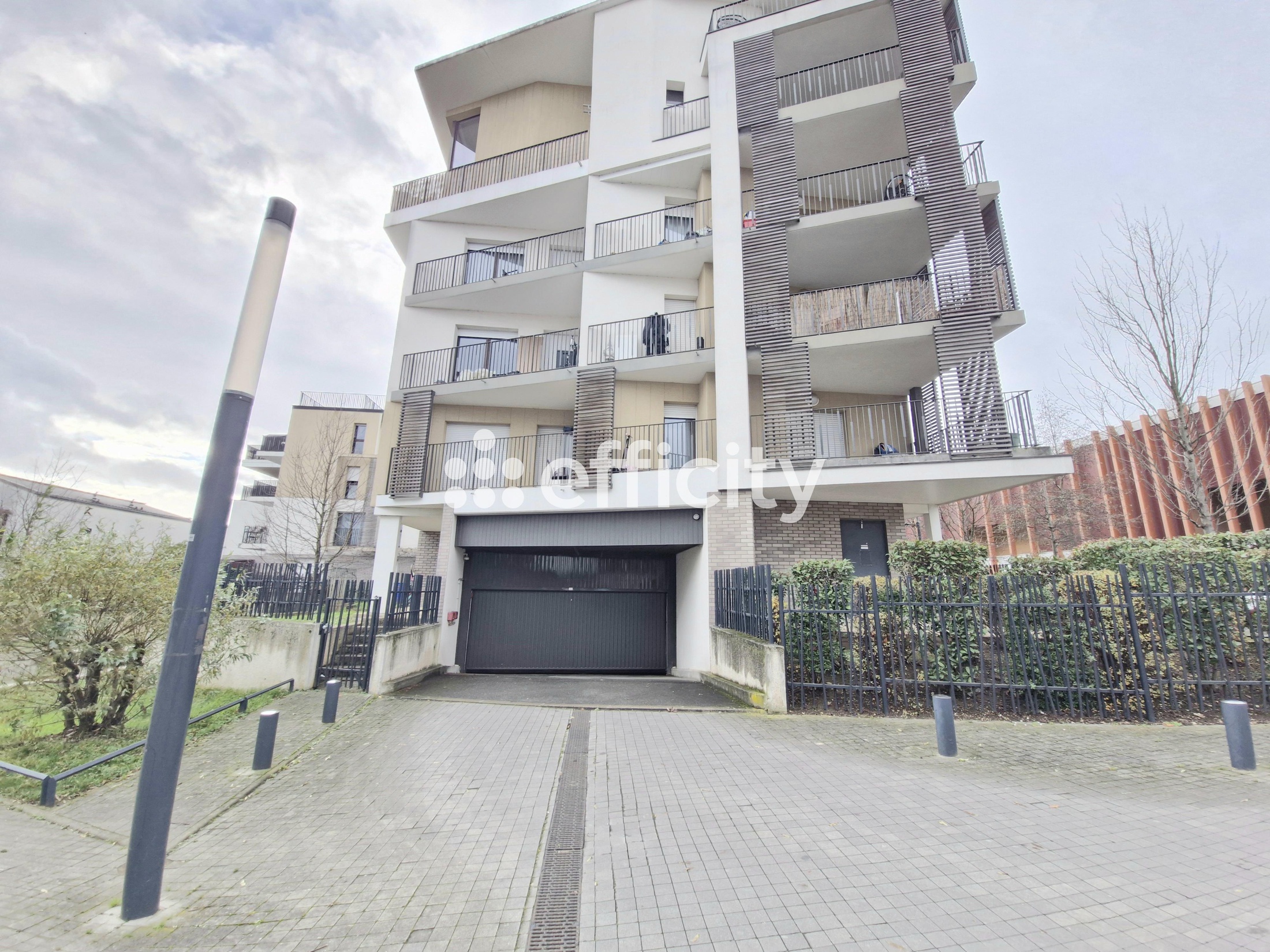 parking  - 16m2 à Les Pavillons-sous-Bois (93320)