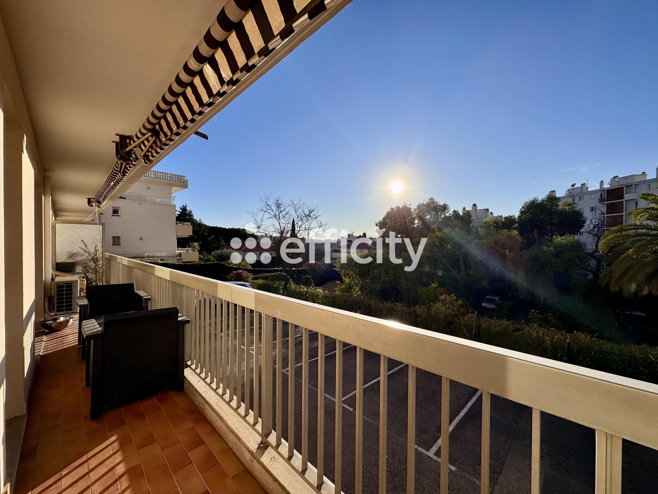 appartement 2 pièces - 55m2 à Antibes (06160)