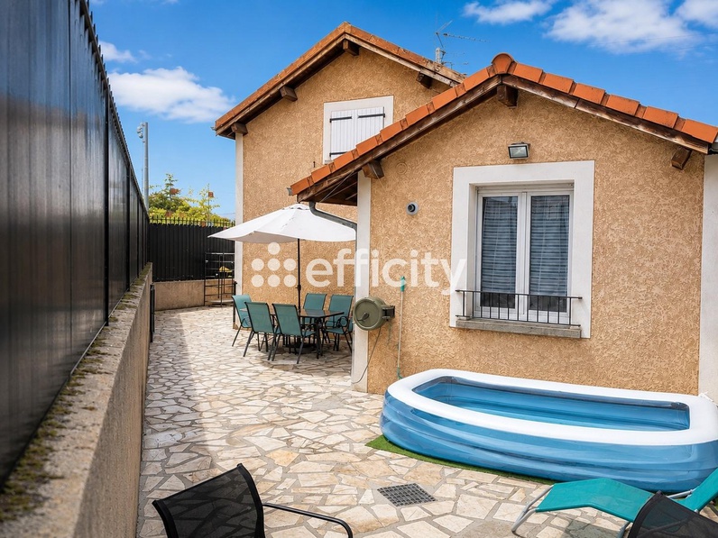 maison 5 pièces - 130m2 à Vaulx-en-Velin (69120)