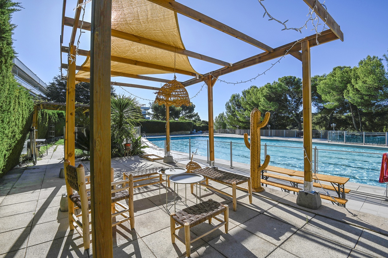 appartement 2 pièces - 87m2 à Marseille (13008)