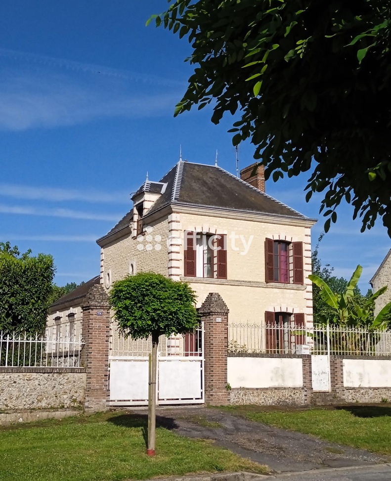 maison 5 pièces - 156,0m2 à Mortagne-au-Perche (61400)