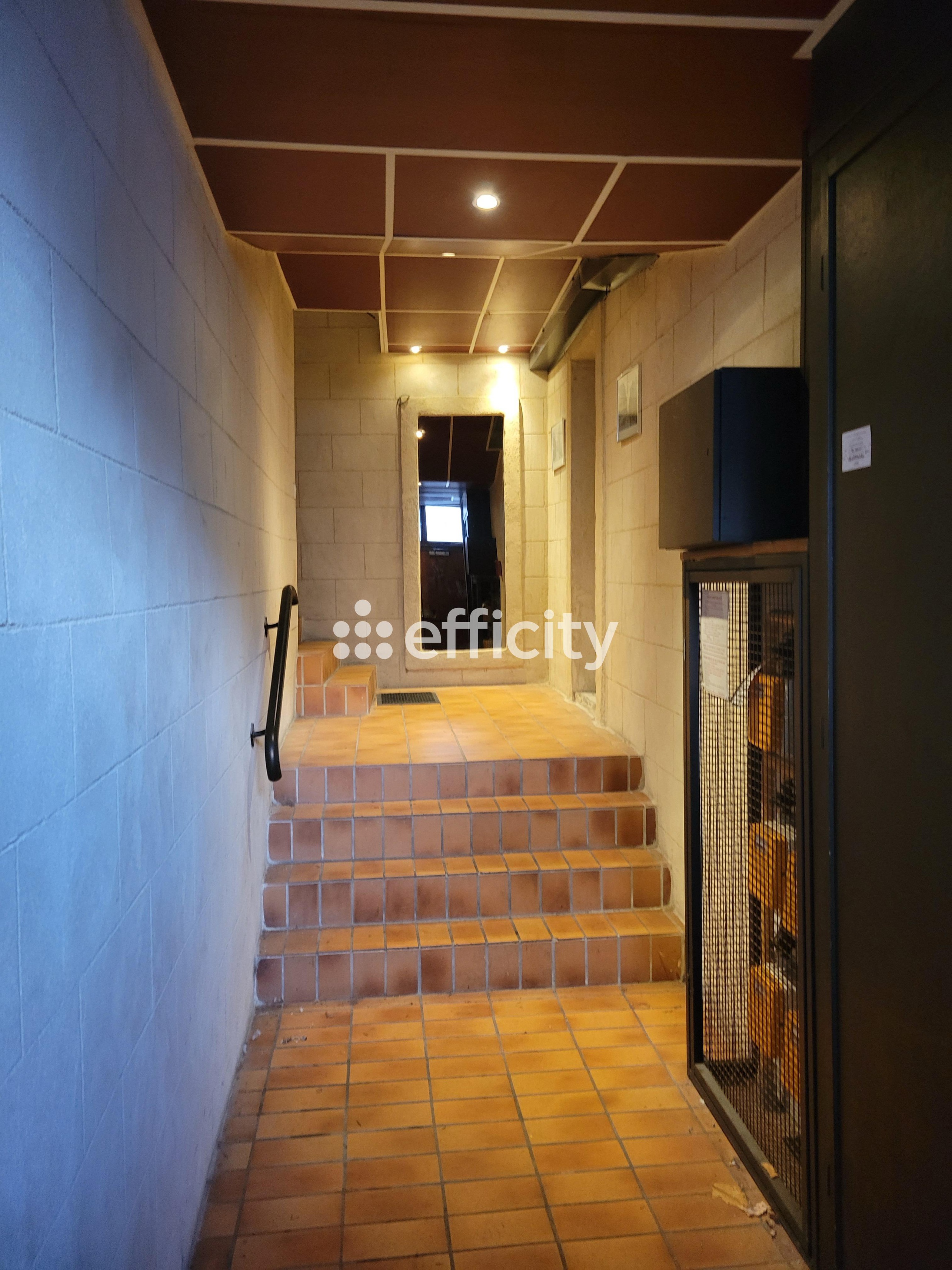 Achat immobilier Immeuble   400m2 à Bourg-de-Péage (26300) - Photo n°4