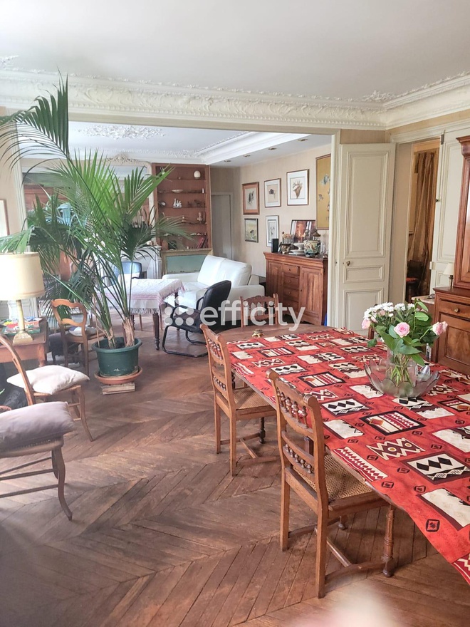 appartement 5 pièces - 126m2 à Paris (75010)