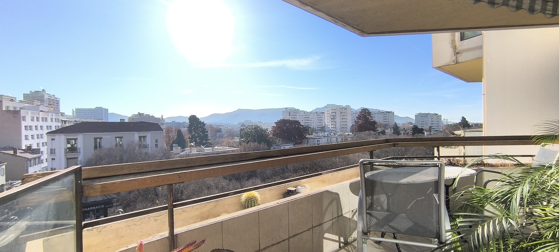 appartement 3 pièces - 112m2 à Marseille (13008)