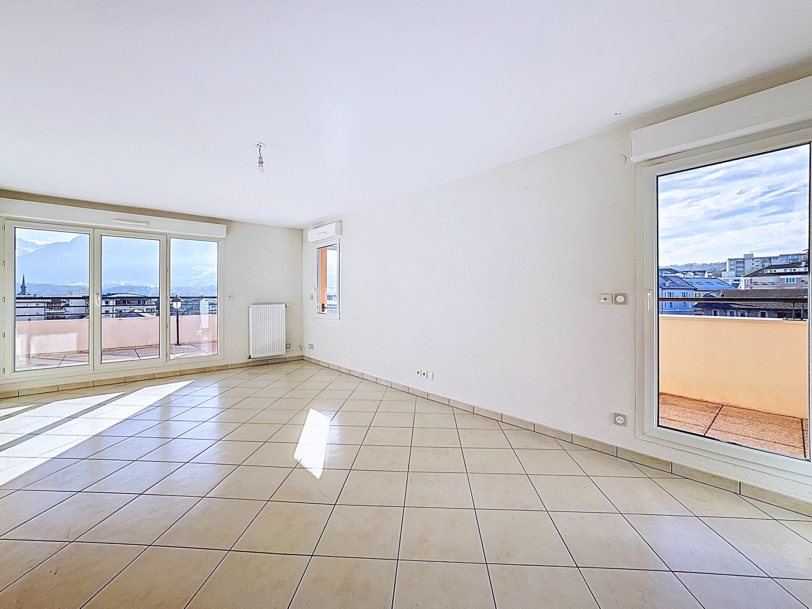 Achat immobilier Appartement 3 pièces  84m2 à La Roche-sur-Foron (74800) - Photo n°7