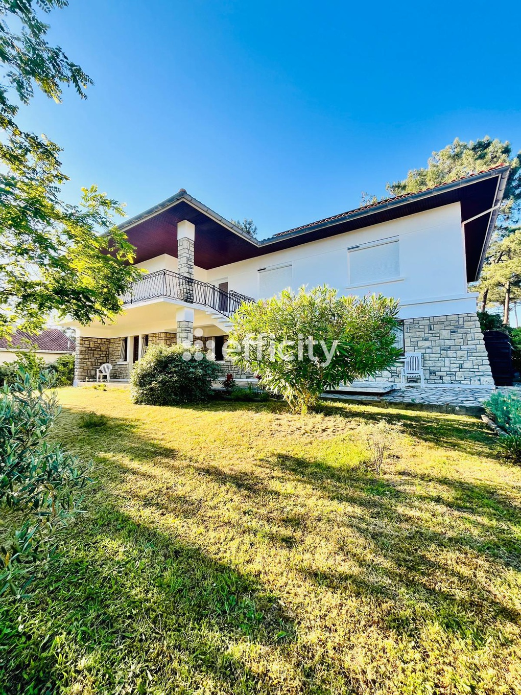 Achat immobilier Maison 8 pièces  205m2 à Mimizan (40200) - Photo n°1