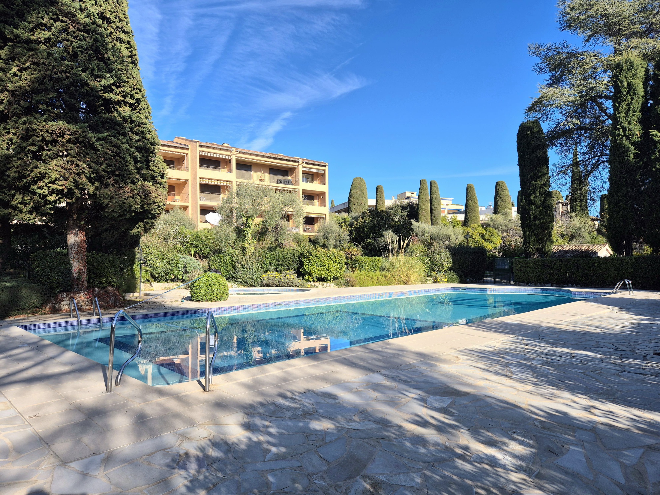 appartement 2 pièces - 48m2 à Vence (06140)