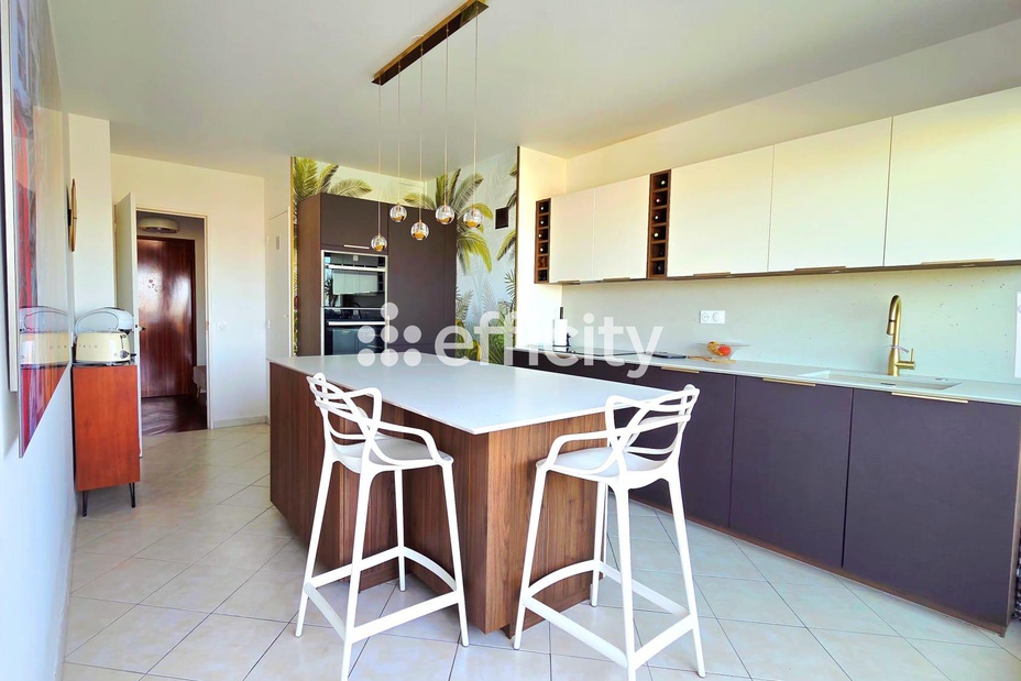 appartement 4 pièces - 121m2 à Marseille (13009)