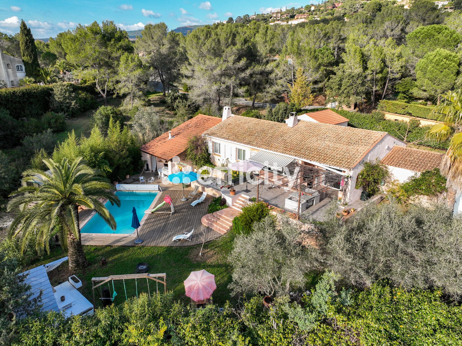 maison 5 pièces - 141,0m2 à Roquebrune-sur-Argens (83520)