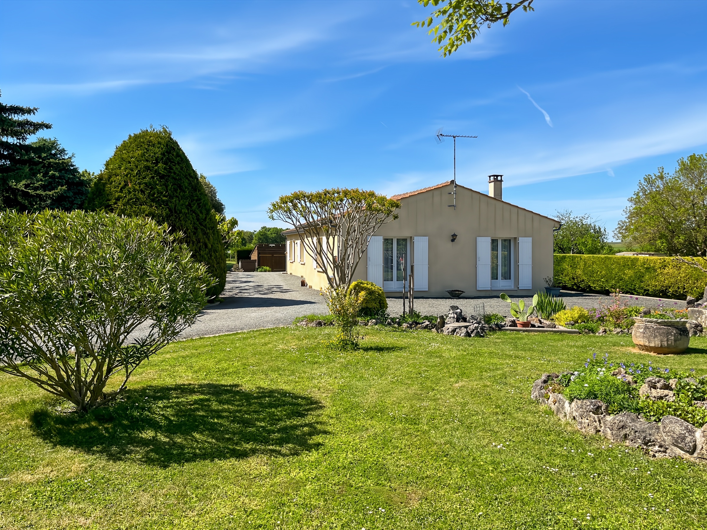 Achat immobilier Maison 5 pièces  140m2 à Louzignac (17160) - Photo n°25