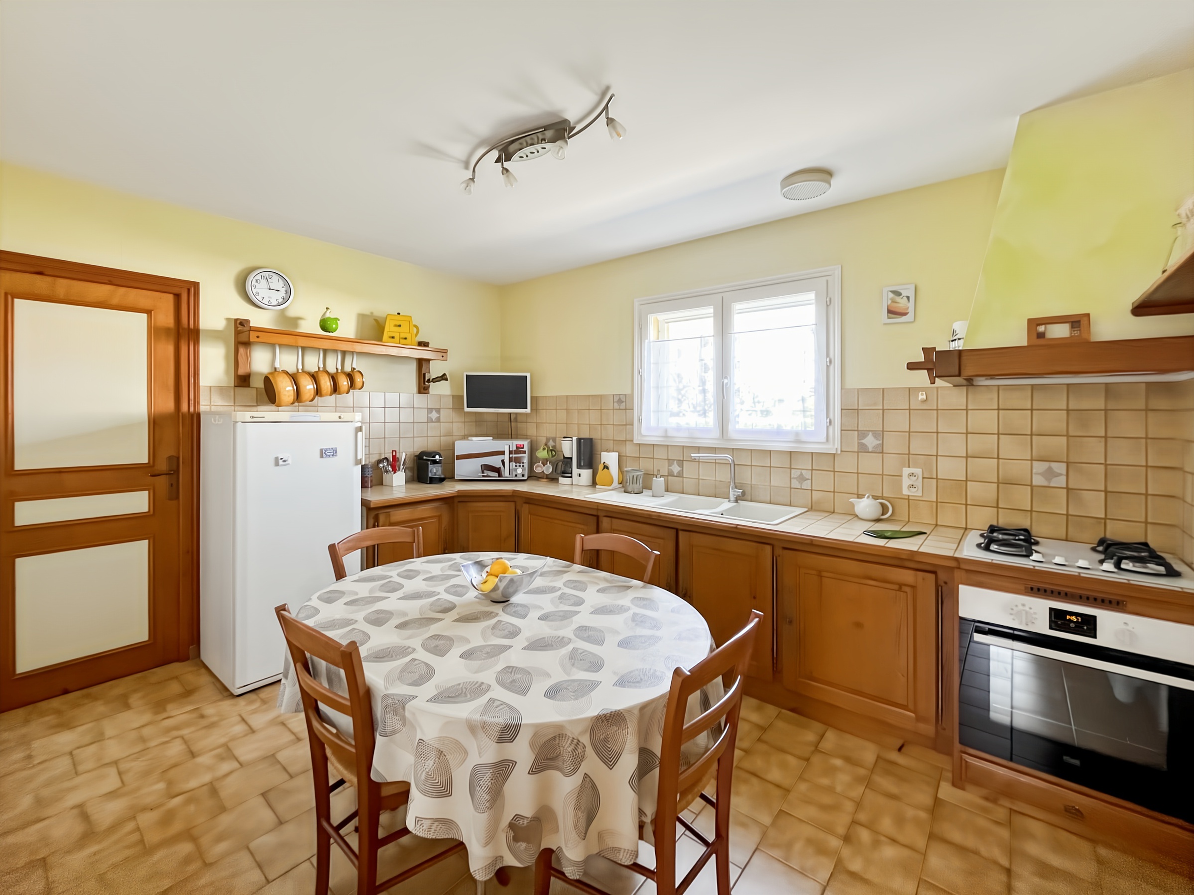 Achat immobilier Maison 5 pièces  140m2 à Louzignac (17160) - Photo n°6